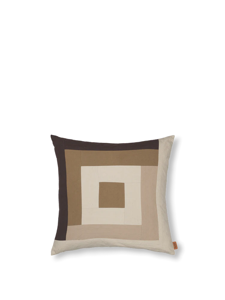 Ferm Living Border patchwork pude dækker kaffe/mørkt sand