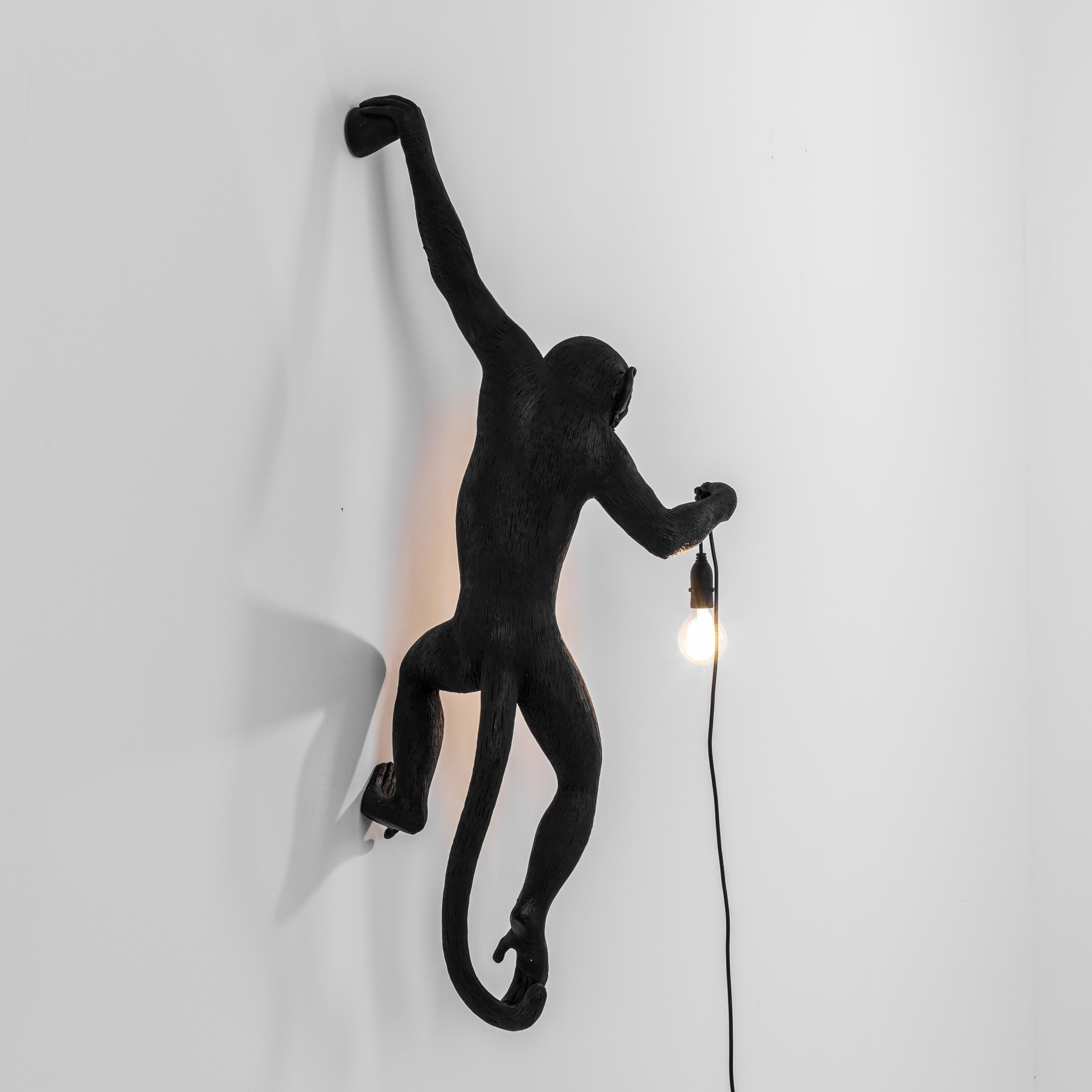 Seletti Lampe extérieure du singe noir, main gauche à la main gauche