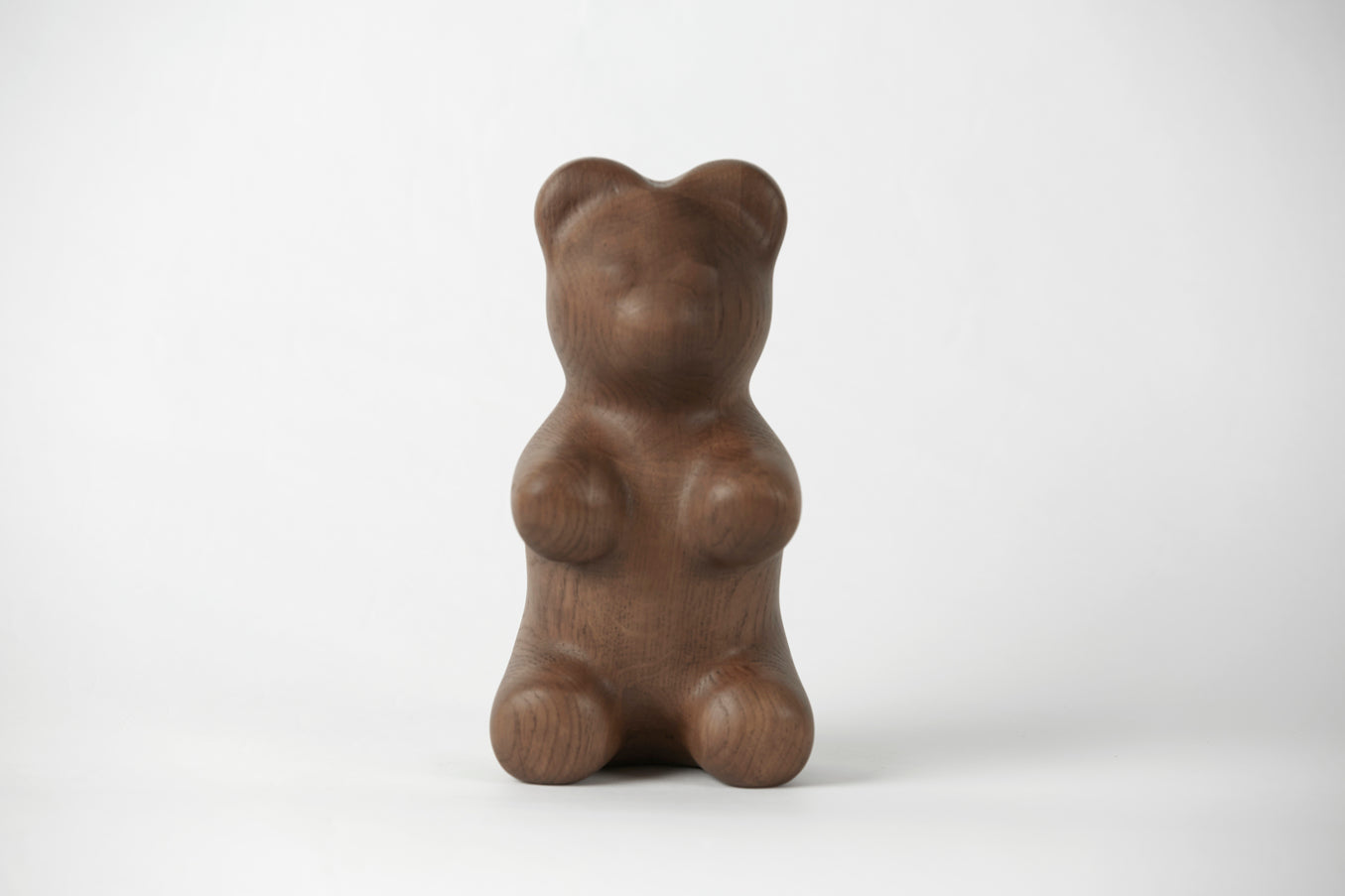 Figura da orso gommoso per la fanciulla in rovere colorato, grande