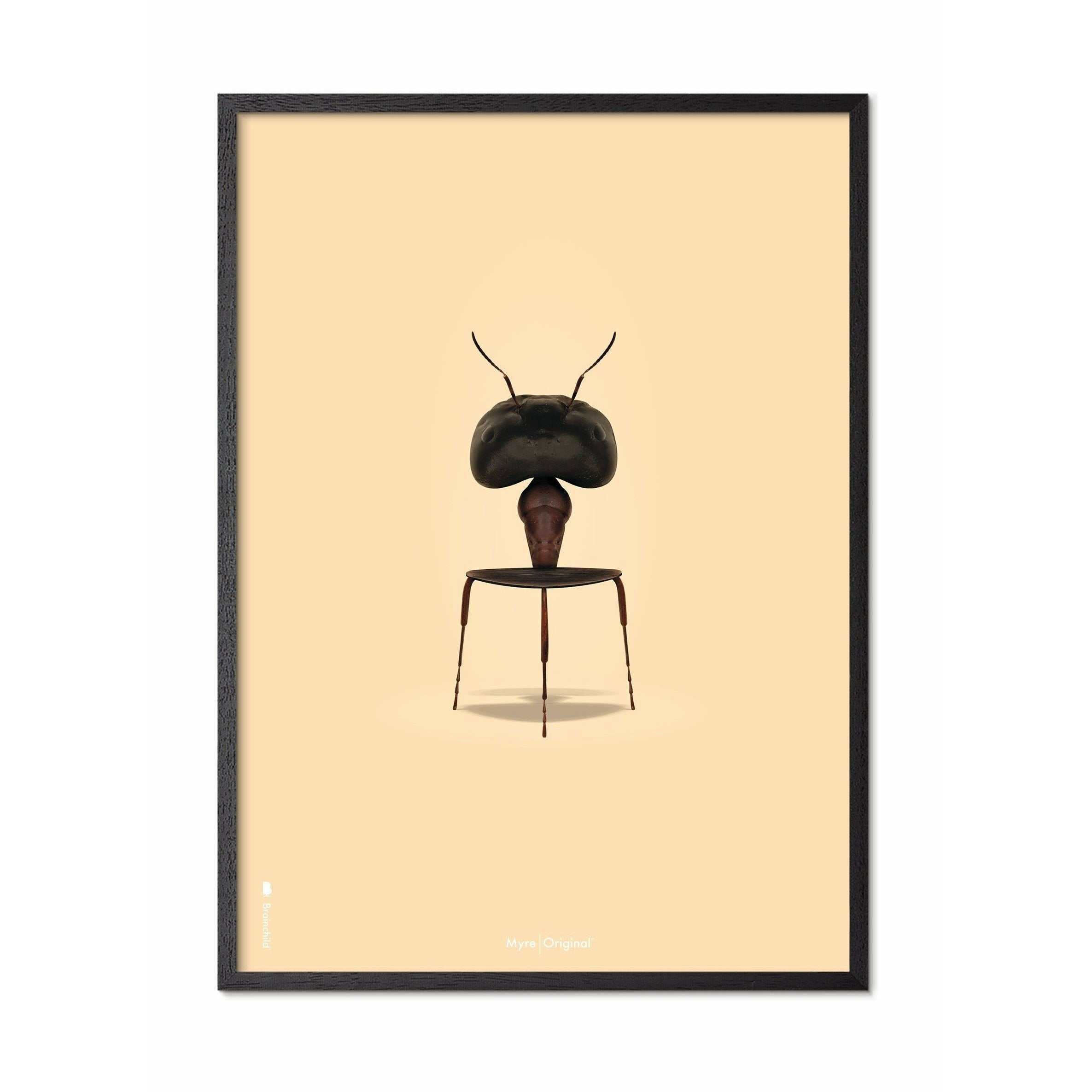 Brainchild Ameise Classic Poster, Rahmen aus schwarz lackiertem Holz 50x70 cm, sandfarbener Hintergrund