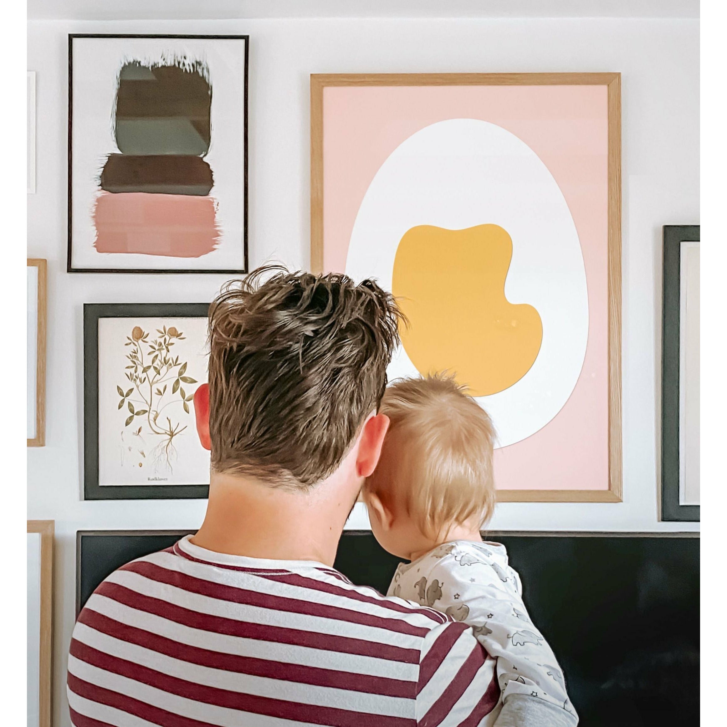 创生蛋纸夹海报，黄铜彩色框架70 x100 cm，粉红色背景