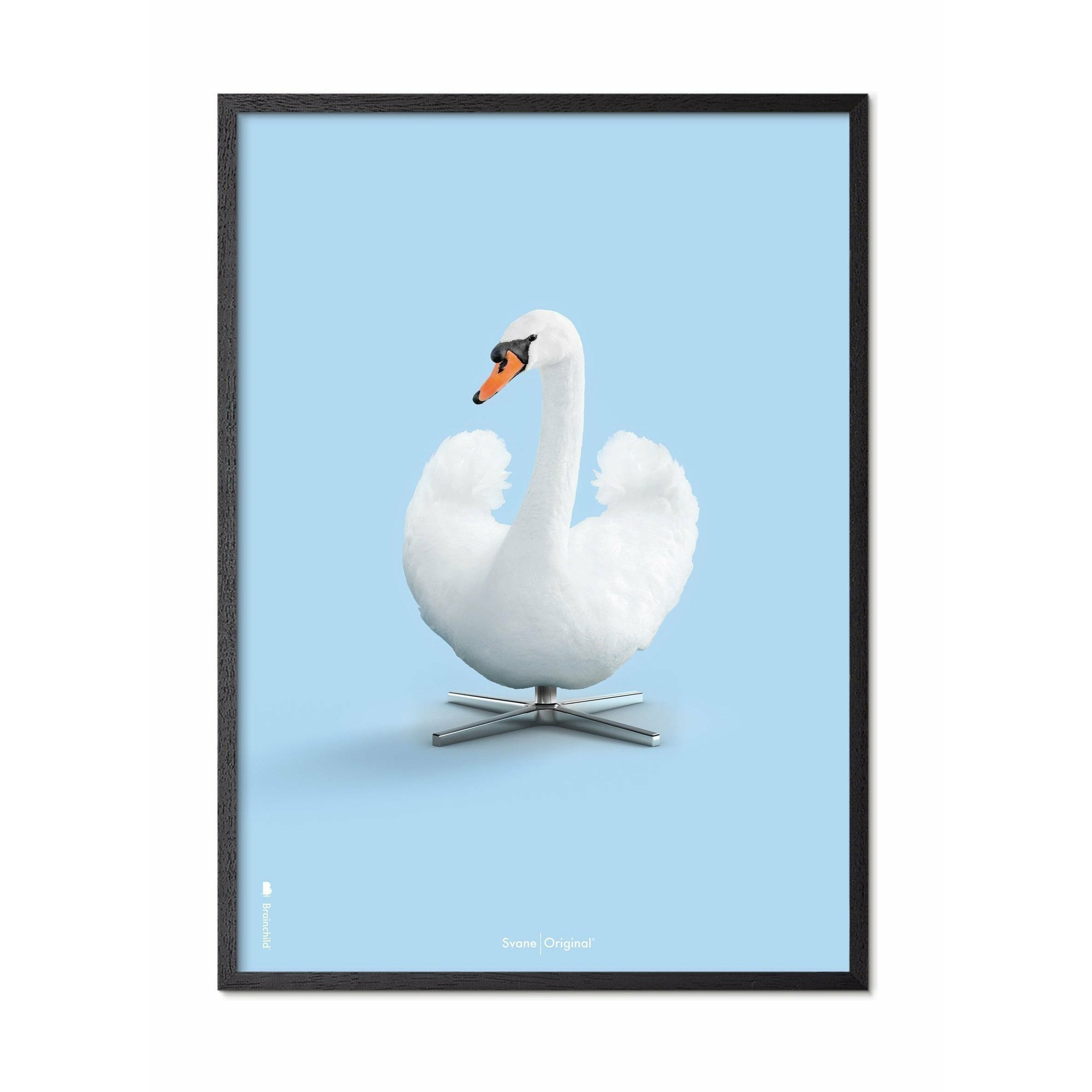 Brainchild Swan Classic Poster, Rahmen aus schwarz lackiertem Holz A5, hellblauer Hintergrund