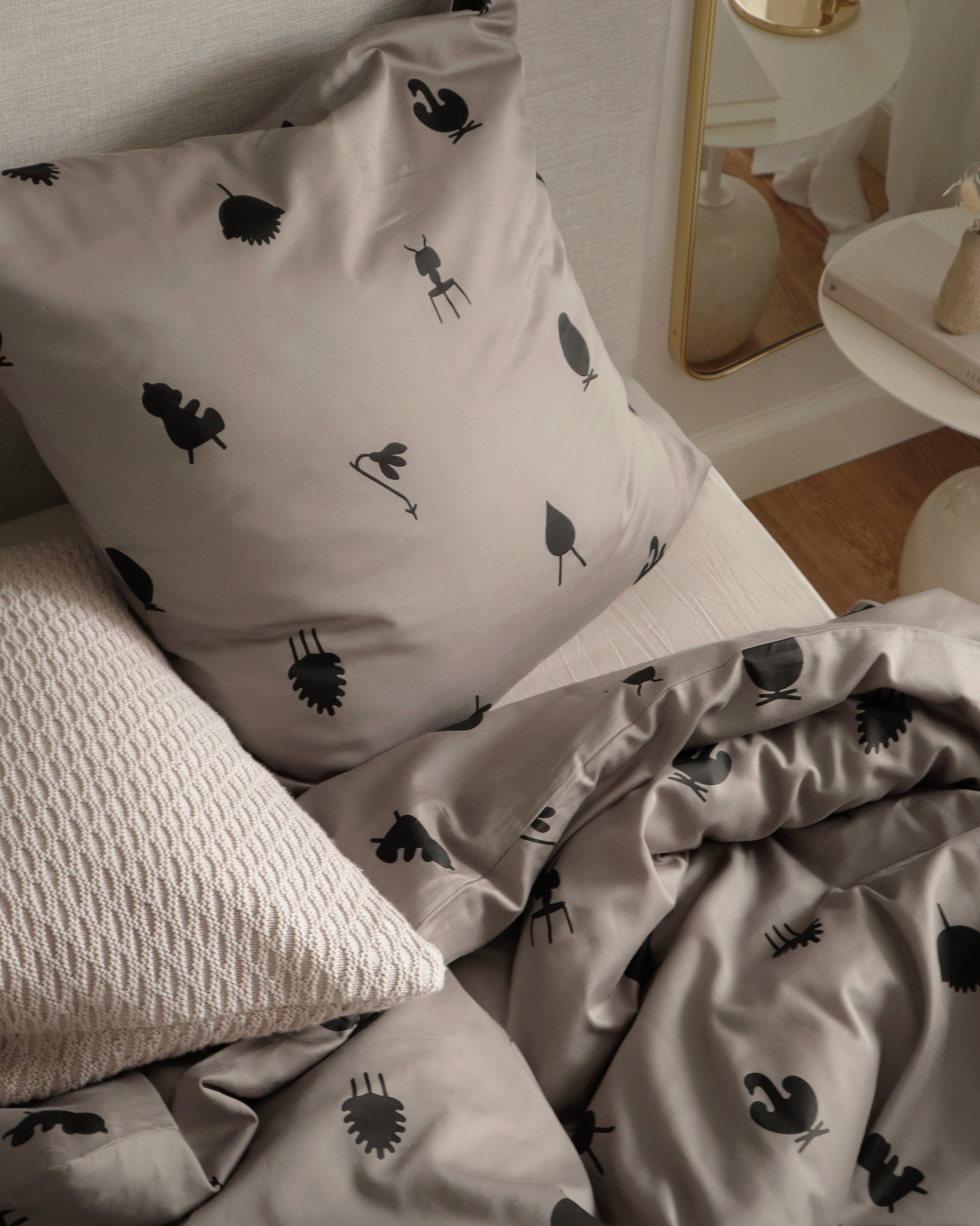 Icone di design del design del letto di base per il letto di un'idea 140x220 cm, taupe
