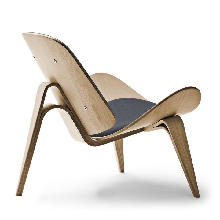 Carl Hansen Ch07 Shell Chair, Oiled Oak/Dark Gray Fabric Fiord 171