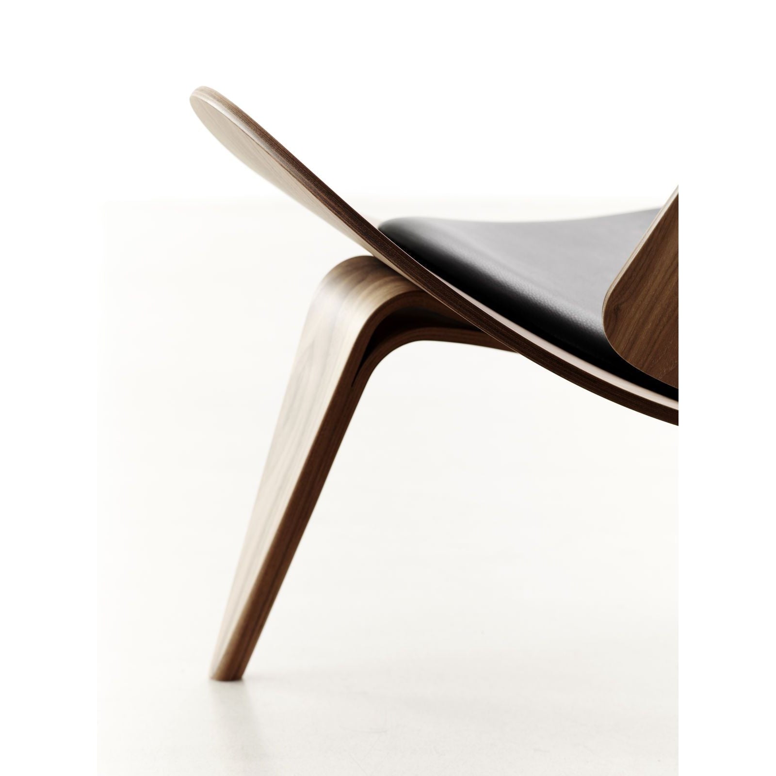 Carl Hansen Chl07 chaise coquille d'huile blanche chêne / cuir noir thor 301
