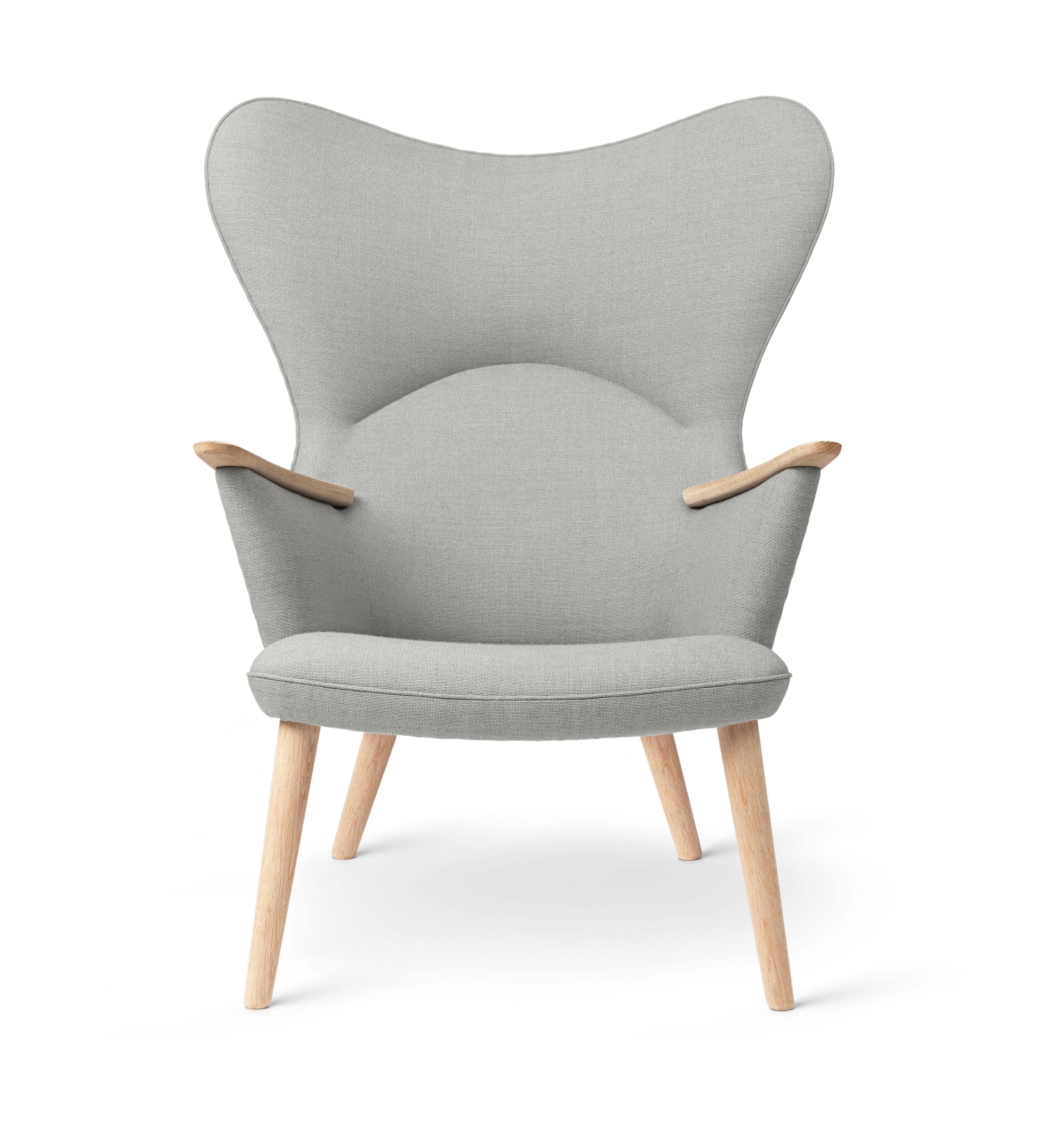 Carl Hansen Ch78 Mama Bear Lounge Chair, Oak Soap/Passion 13101