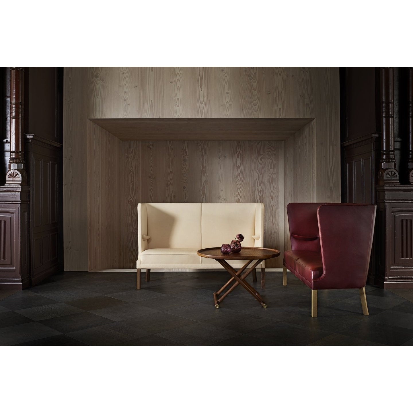Carl Hansen Fh436 Coupé Sofa, Oiled Walnut/Natural Leather