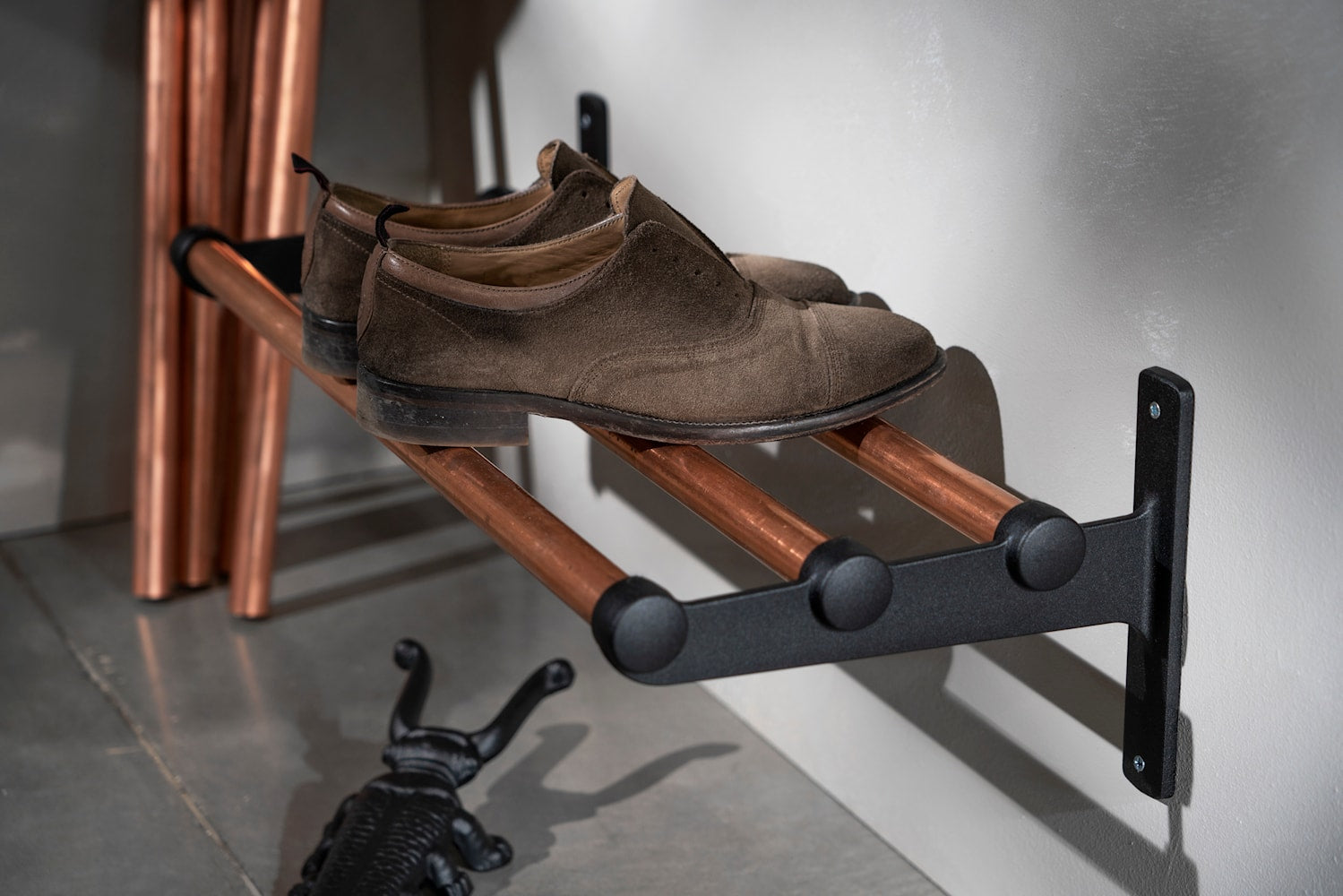 Essem Design Nostalgi hoedplank/schoenenrek, walnoot/aluminium