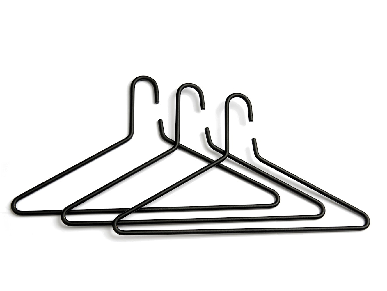 Colgador de abrigo de triángulo de diseño de Essem, negro