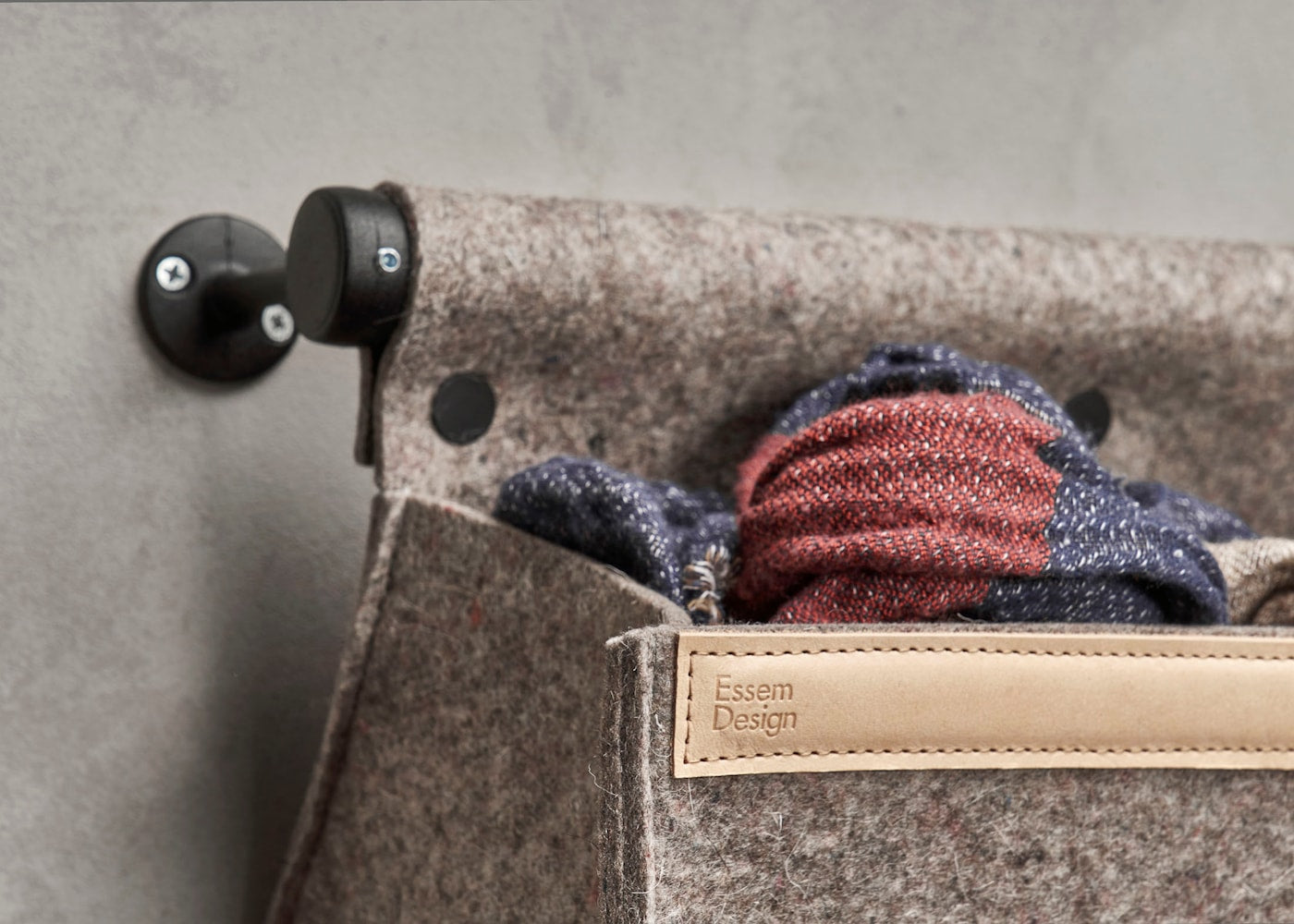 Essem Design Ulrika Storage Compartment Natural Wool, nero
