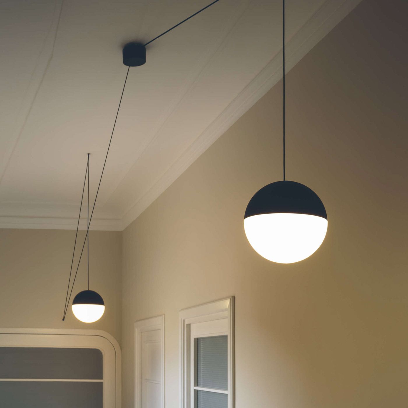 Flos String Light Ball Head Pendant Lamp 22m Zwart met sensordimmer op kabel