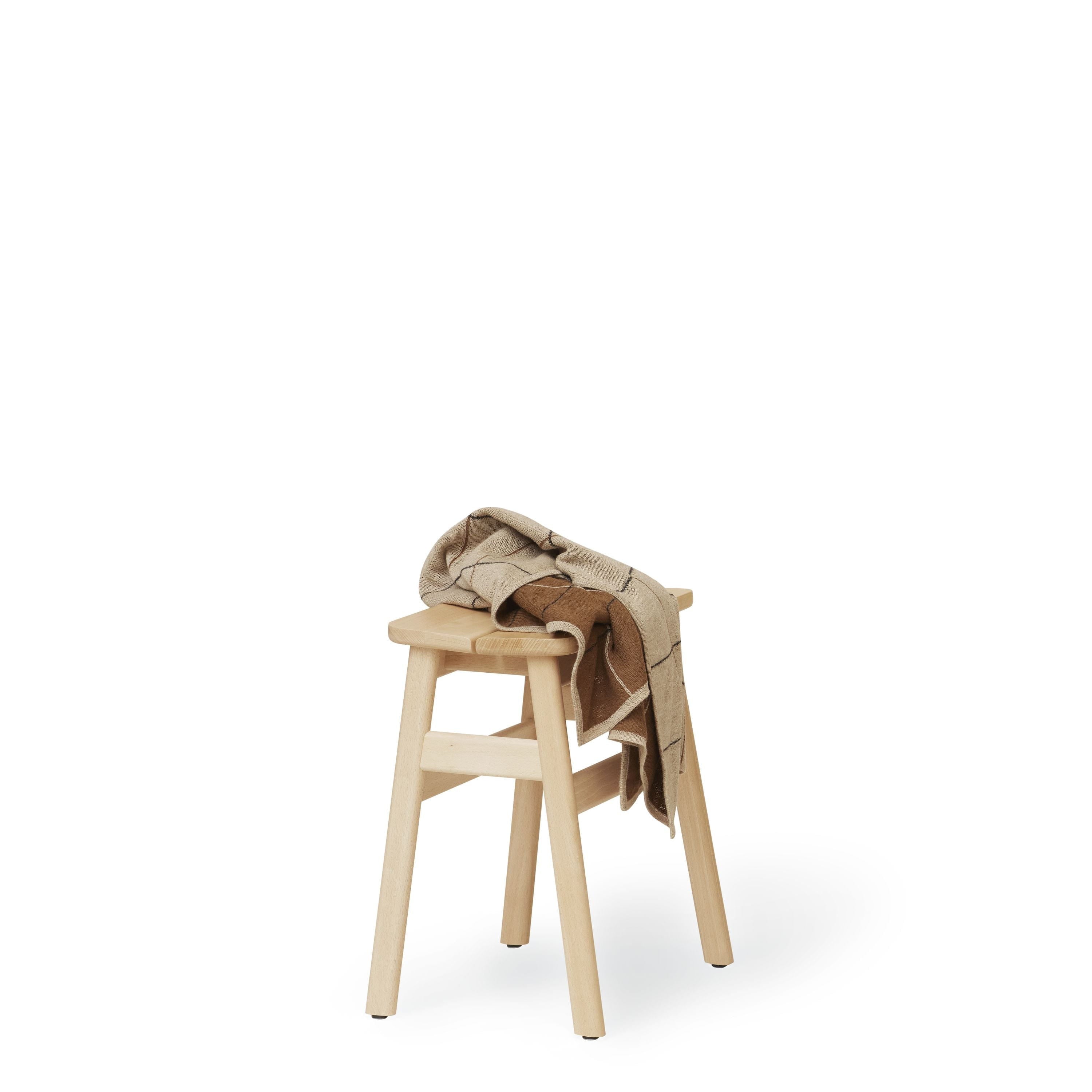 Form & Refine Angle Standard Stuhl 45 cm. Buche