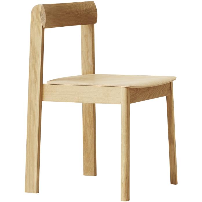 形式和完善的蓝图椅。白橡木