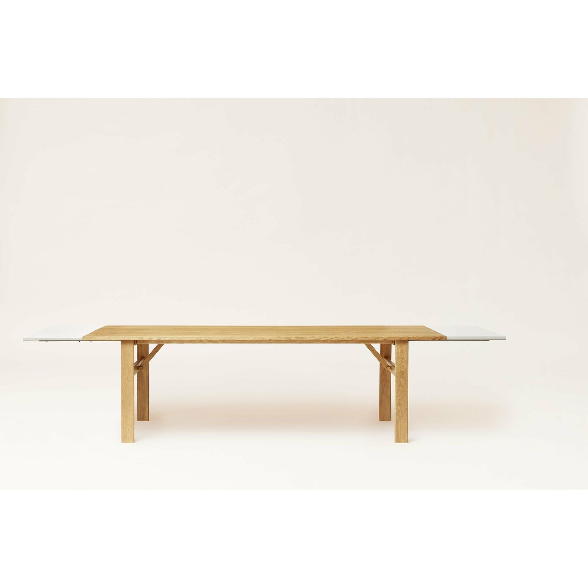 Form&amp;Refine Damsbo table à manger 245 cm, chêne