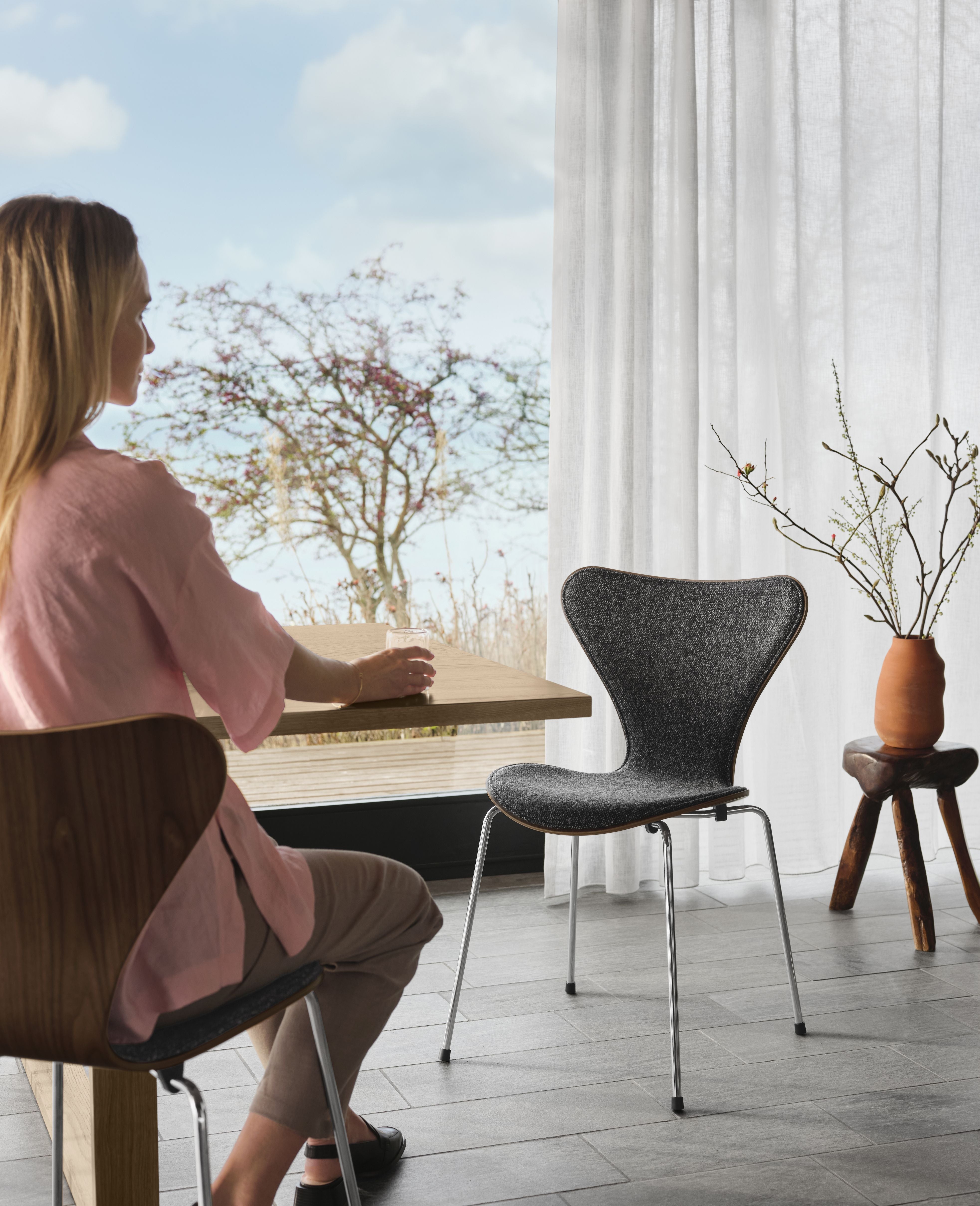 Fritz Hansen 3107 Chair, Front Upholstery With Vanir Fabric Anniversary Collection
