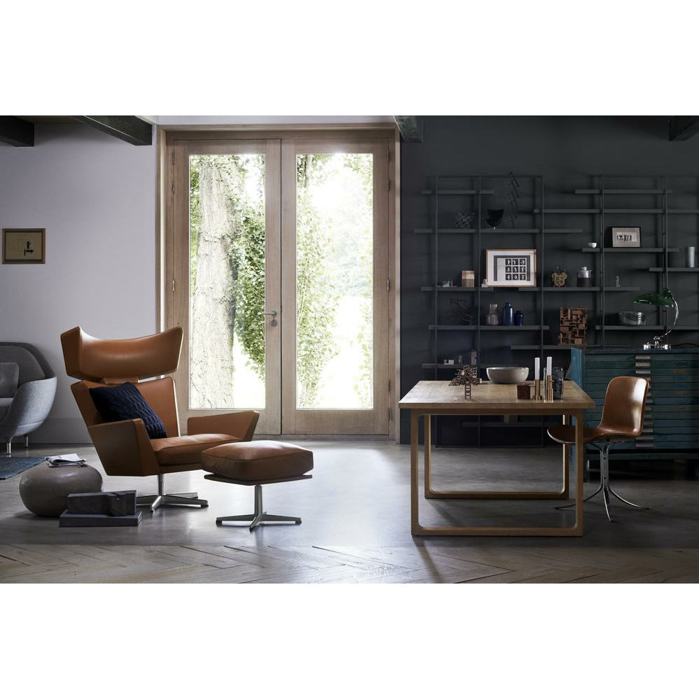 Fritz Hansen Oksen lounge stoel aluminium, klassieke walnoot