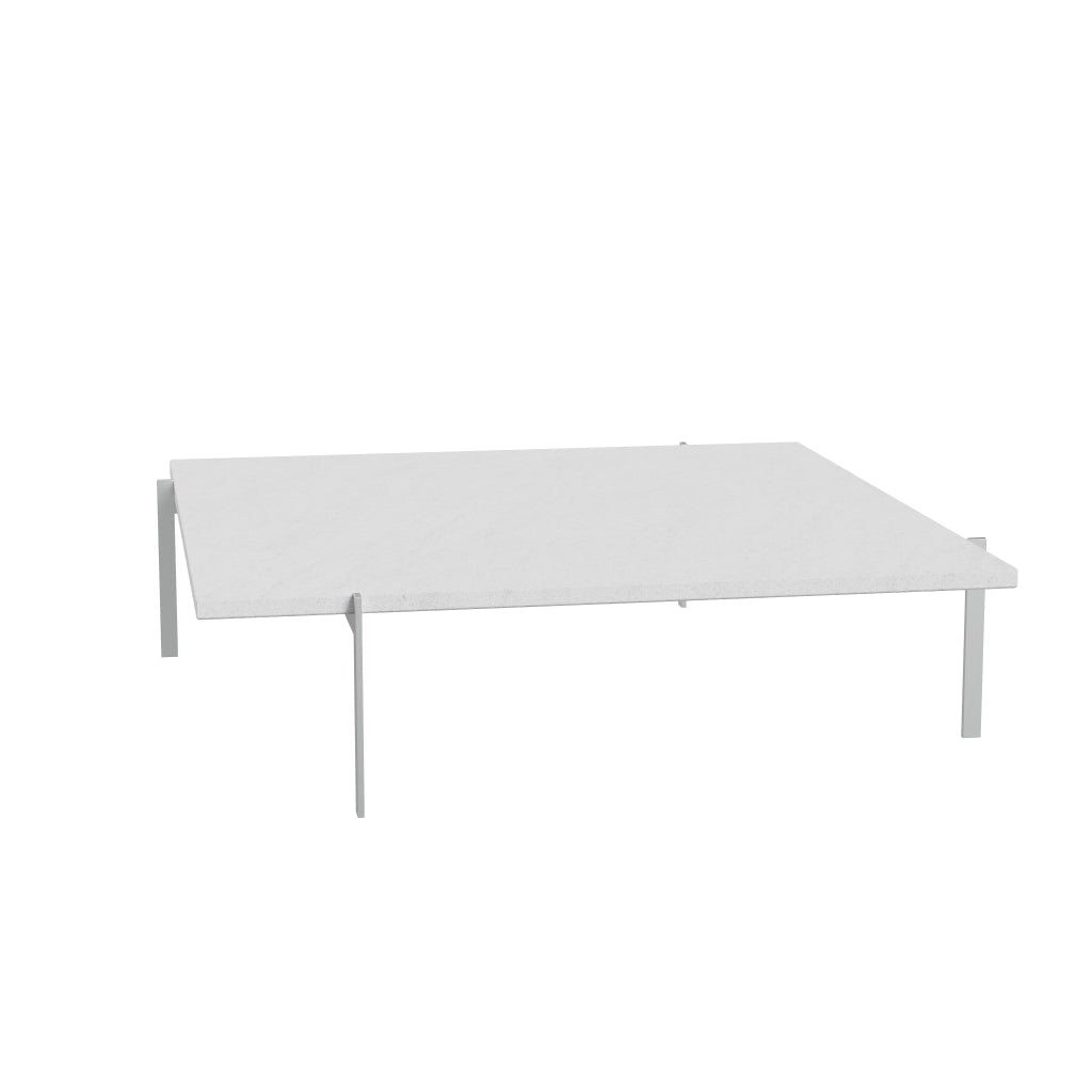 Fritz Hansen PK61 Une table basse 120 cm, marbre blanc roulé