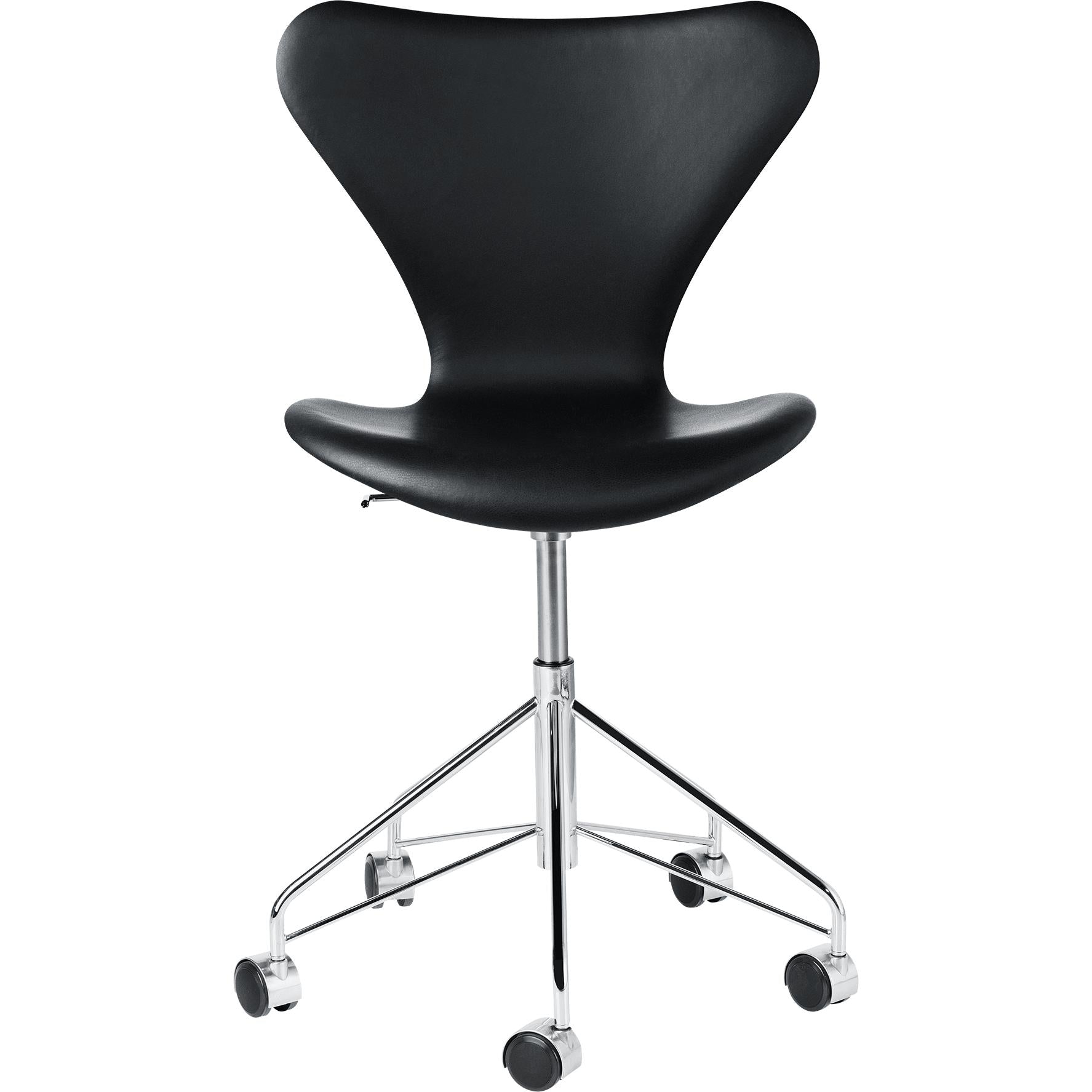 Fritz Hansen Series 7 Swivel Chair Full Upholstery Leather, Soft Black