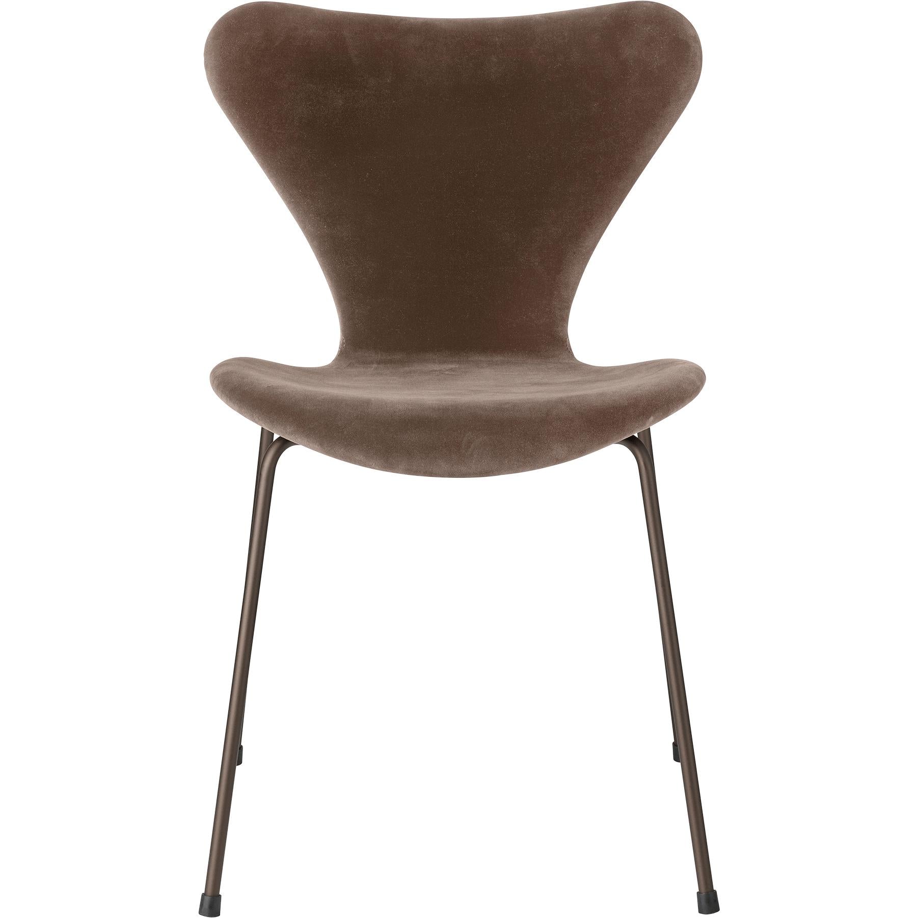 Fritz Hansen 3107椅子全套装饰，棕色青铜/贝尔法斯特天鹅绒灰色棕色