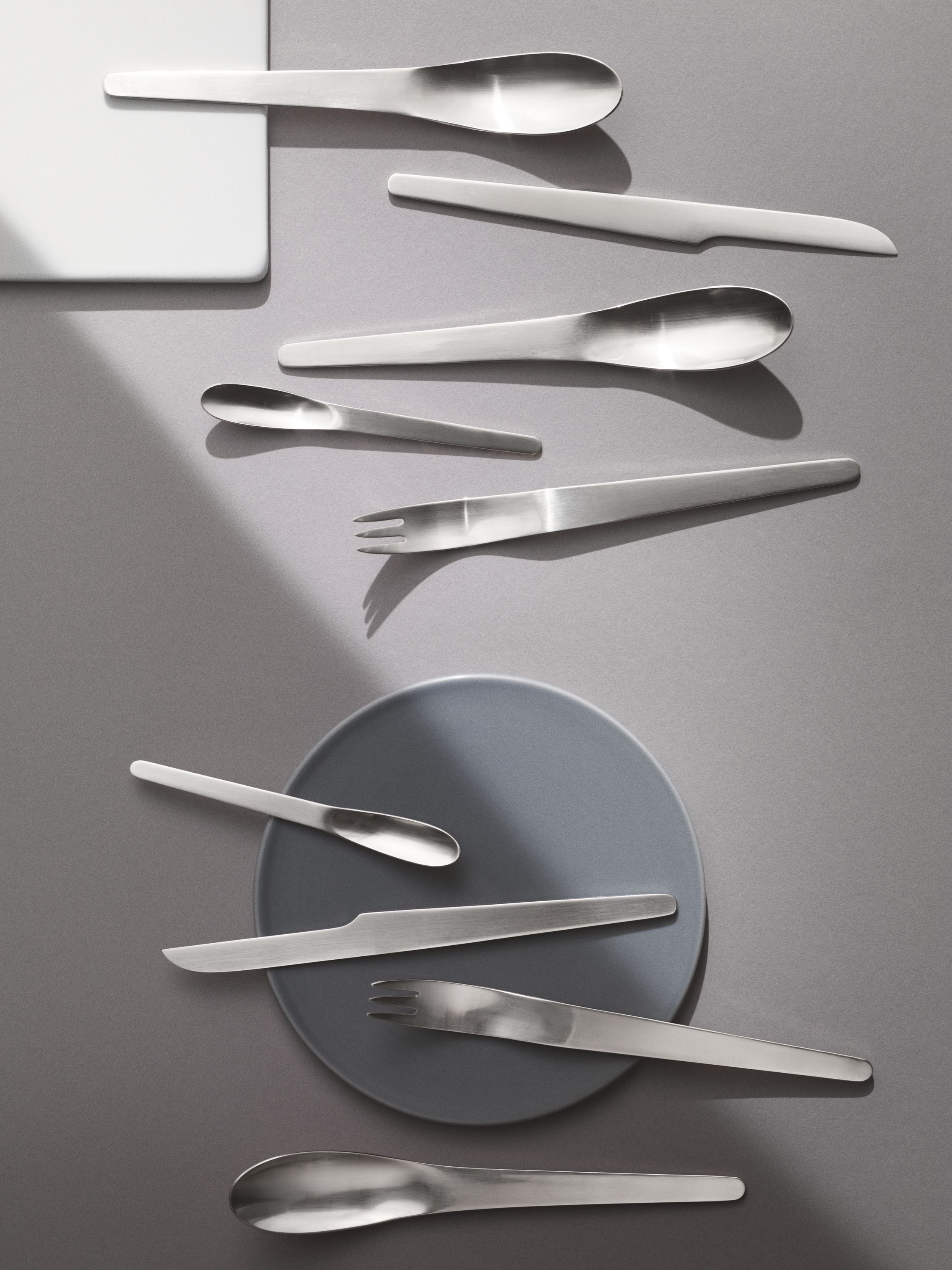 Georg Jensen Arne Jacobsen餐具，24套