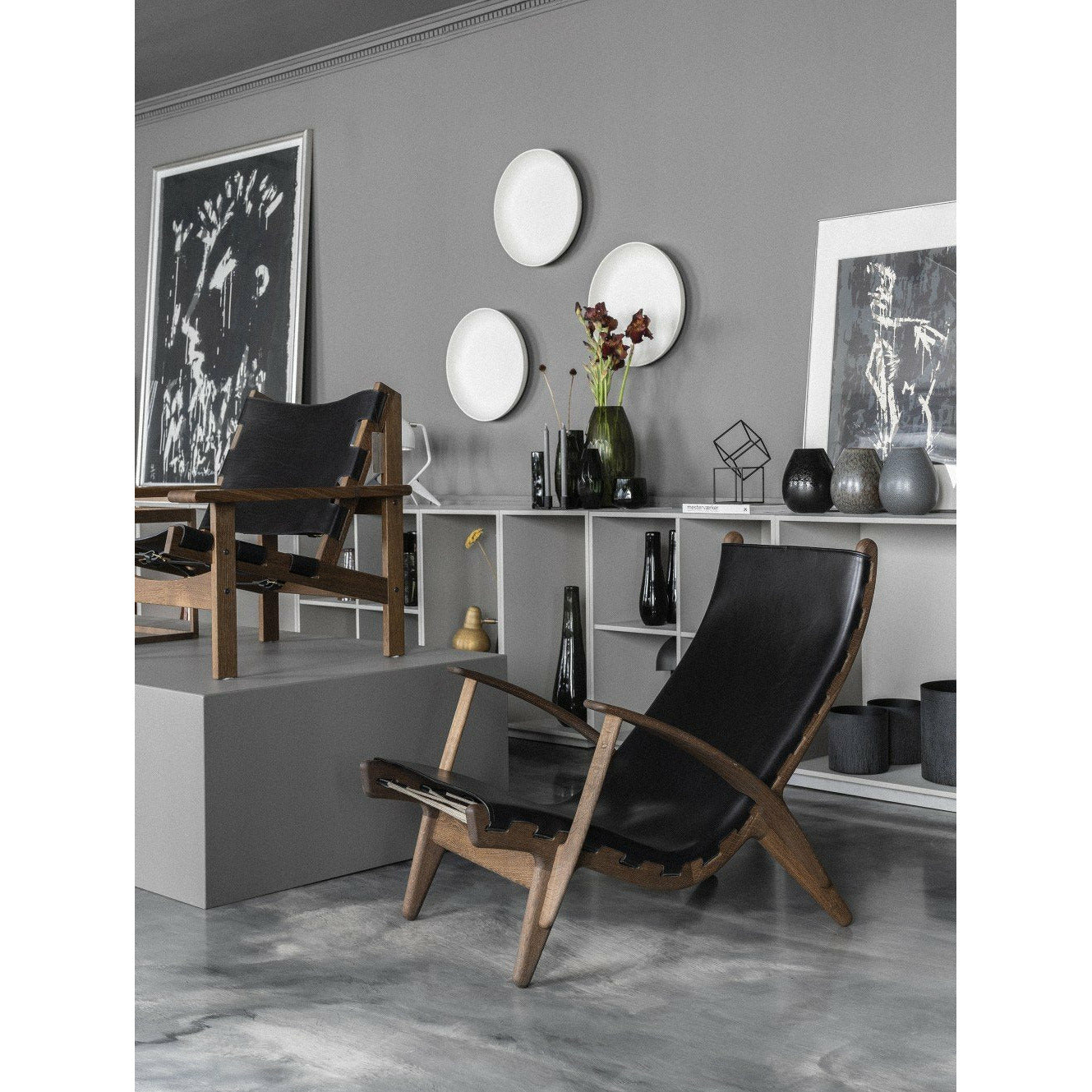 Klassik Studio PV King's Chair Fmoked Oak, Cuir noir