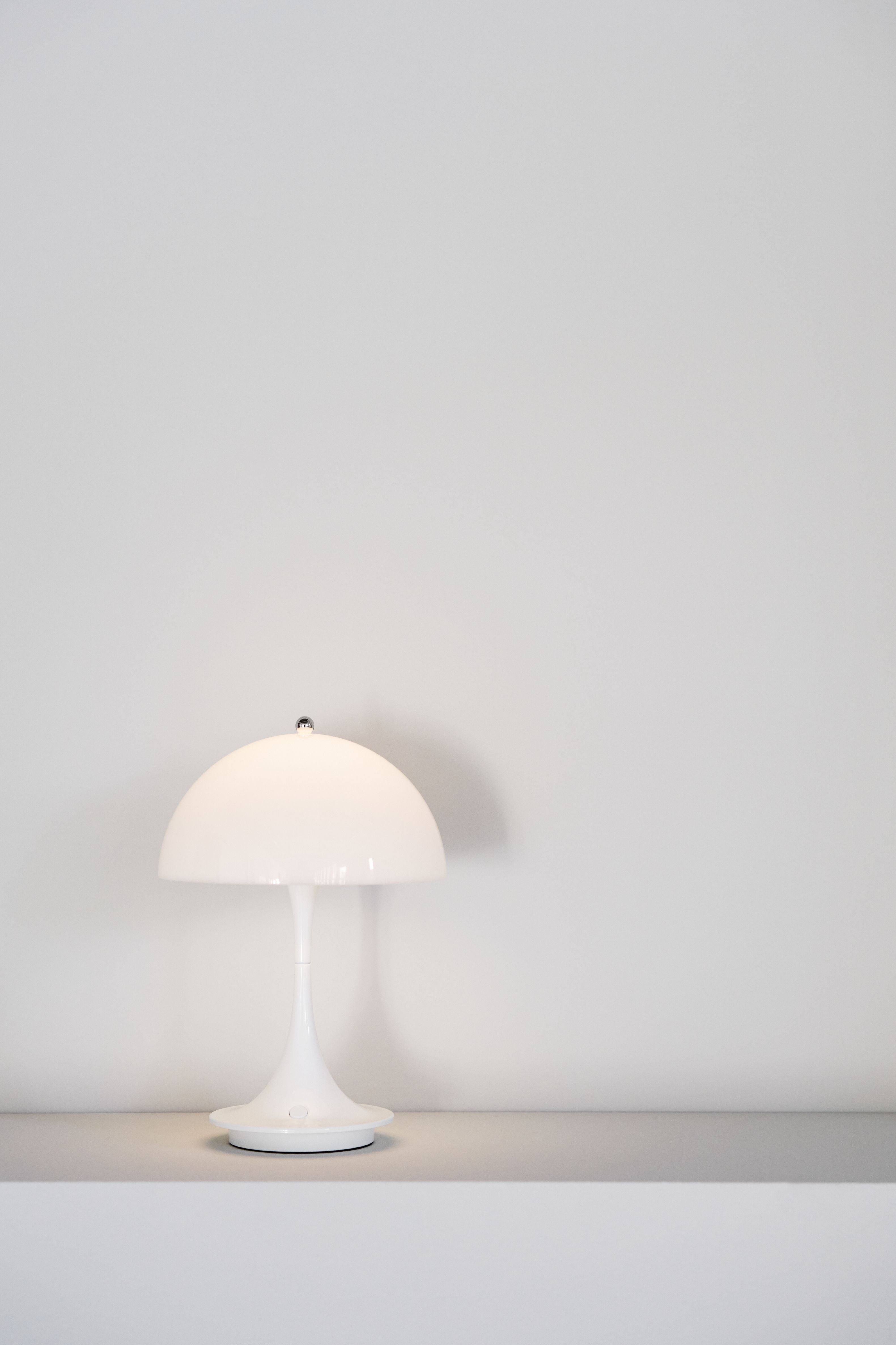 Louis Poulsen Panthella 160 Portable Table Lampe V2 LED 27 K, acrylique opale blanc