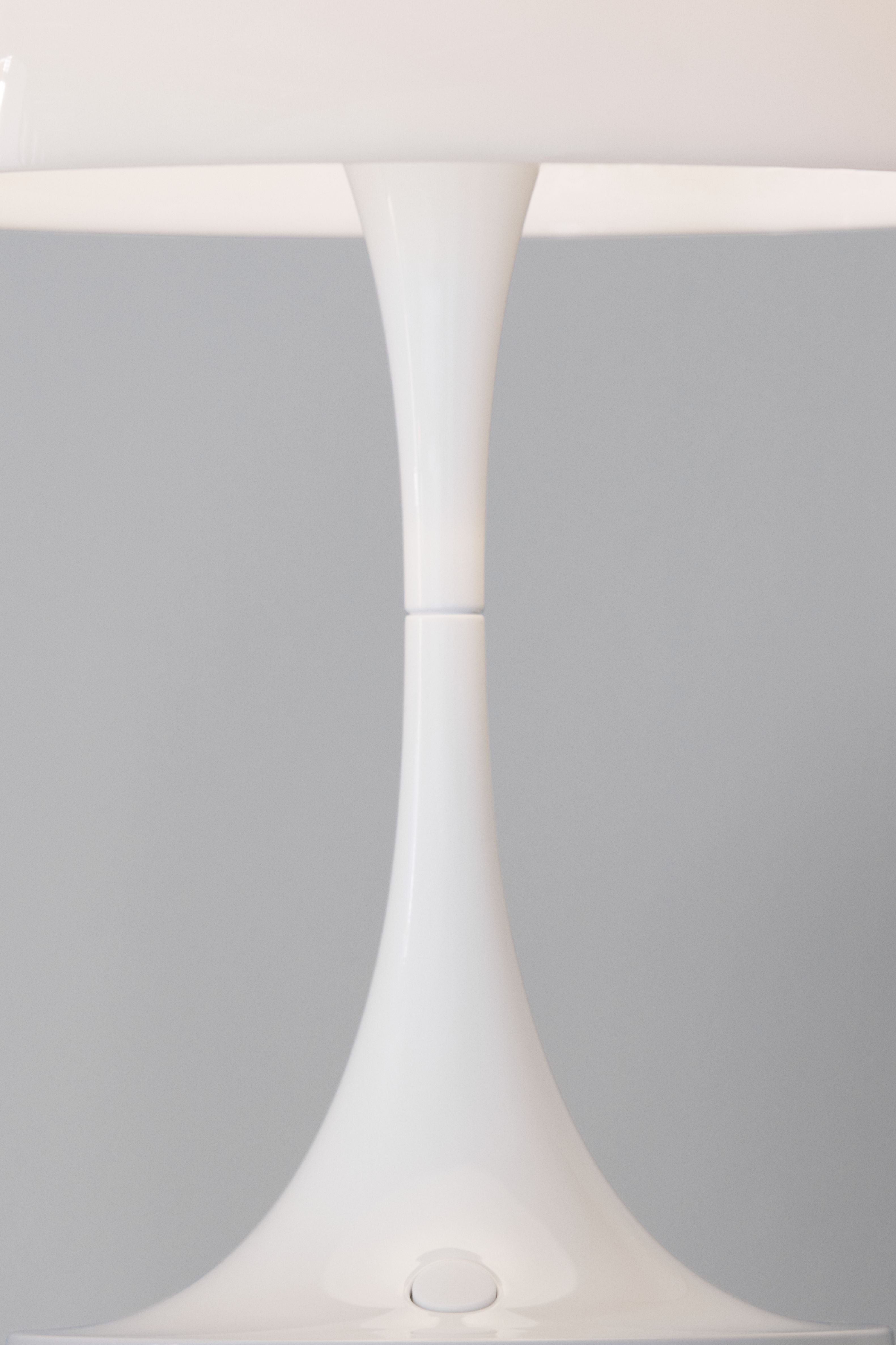 Louis Poulsen Panthella 160 Lampada da tavolo portatile V2 LED 27 K, acrilico opale bianco