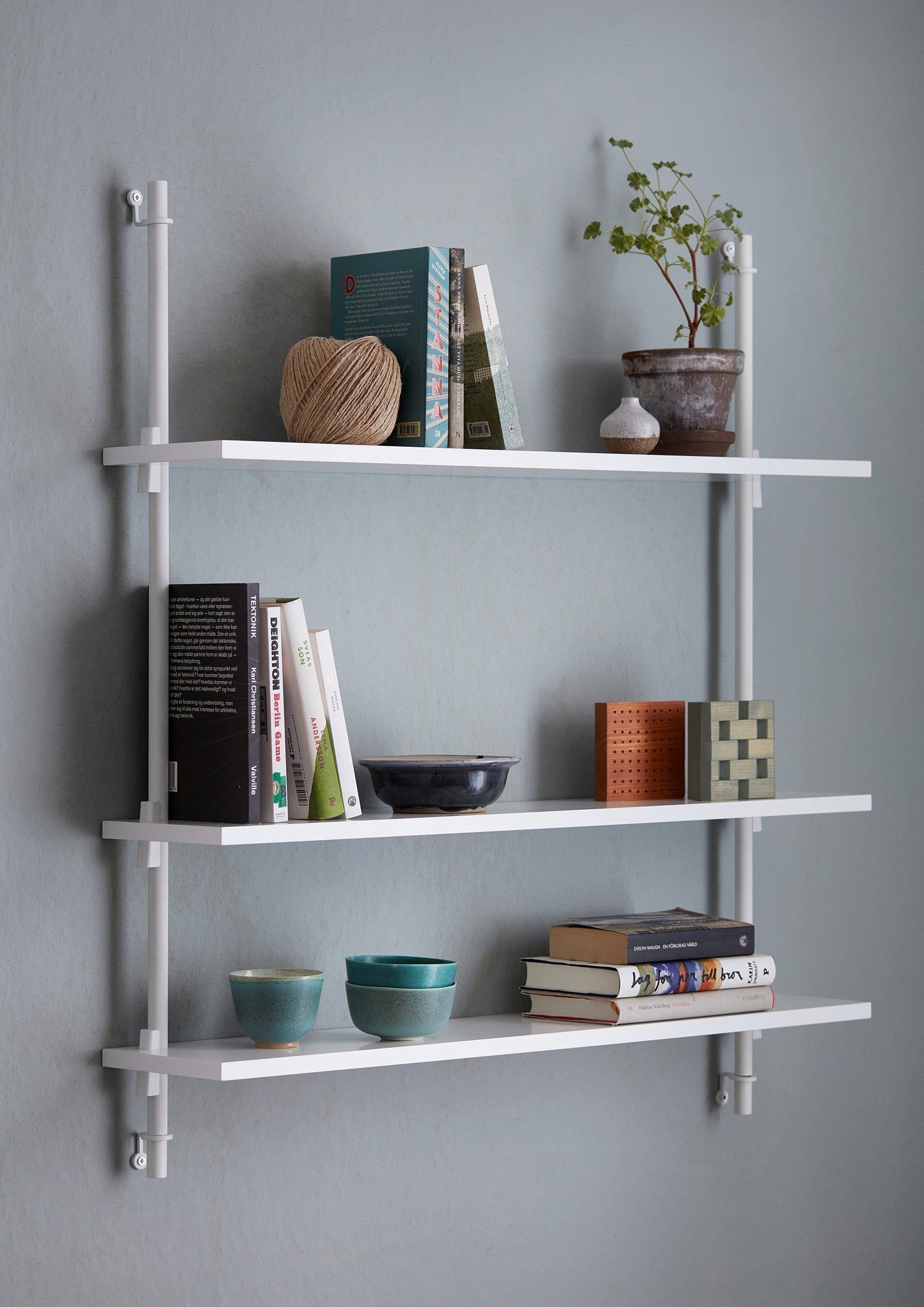 Moebe Wall Shelving Ws.85.2, wit/wit