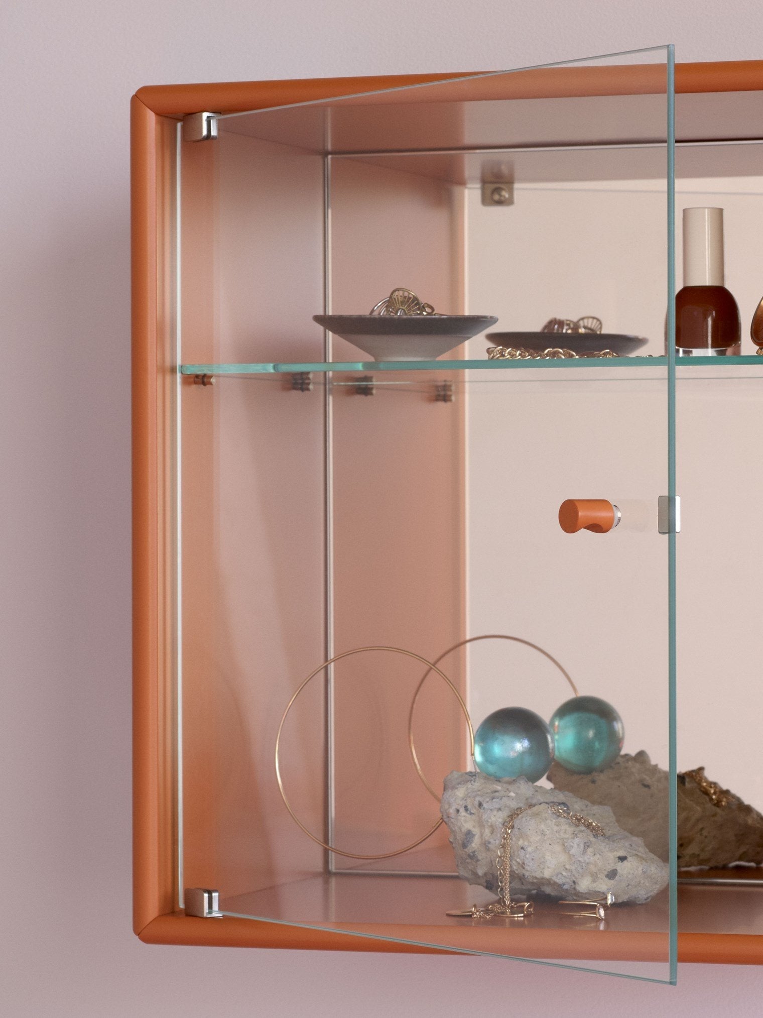 蒙大拿州香水壁挂式橱柜，带镜子，蘑菇棕色