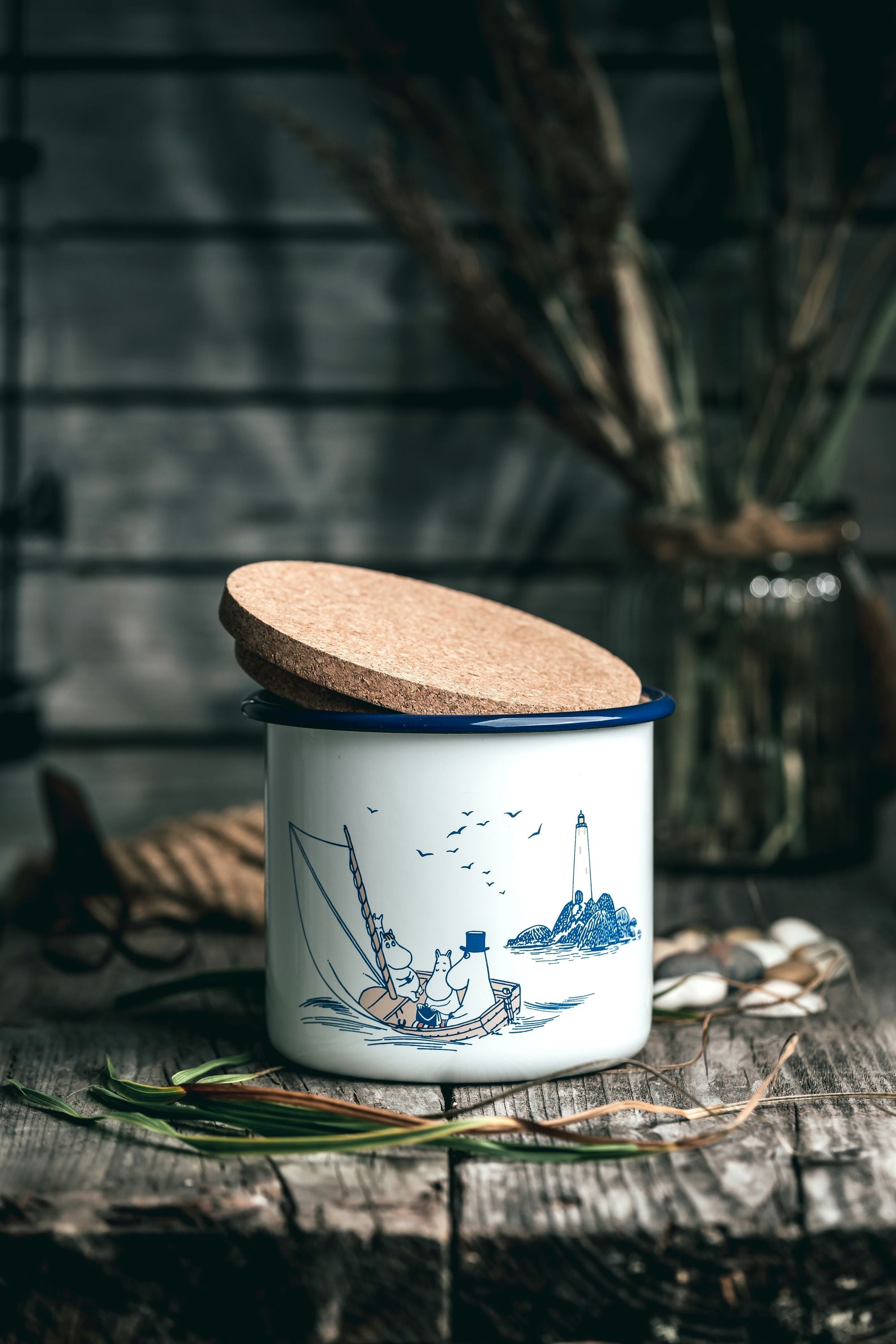 Jar de esmalte Muurla Moomin con marineros de tapa de corcho