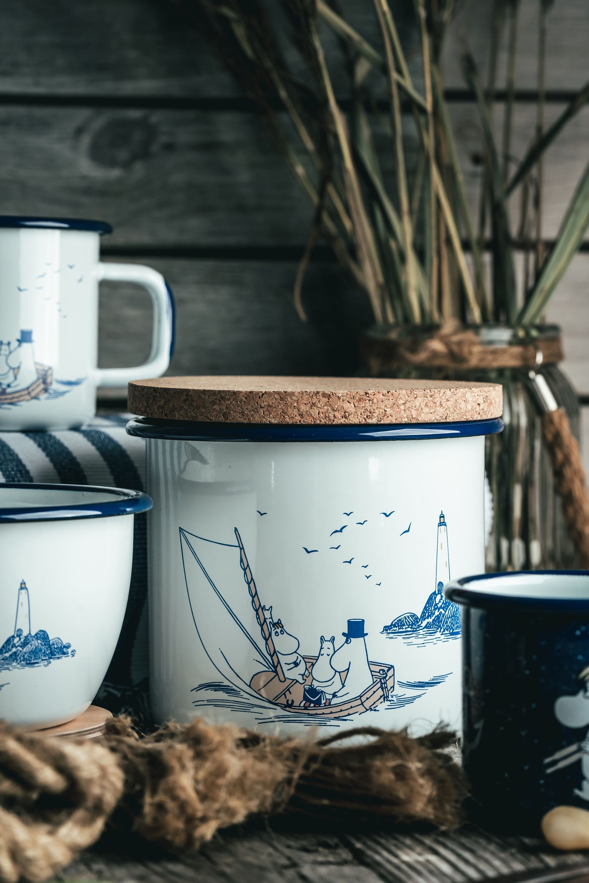 Jar de esmalte Muurla Moomin con marineros de tapa de corcho