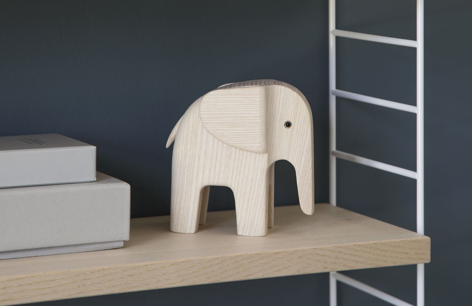 Novoform Design Baby elefant dekorativ figur, naturlig aske
