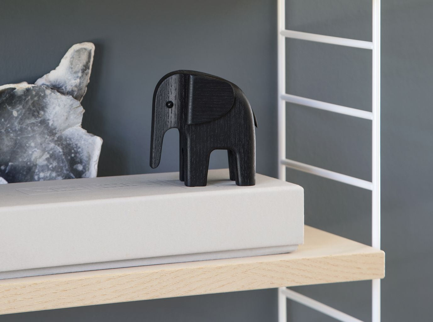 Figura decorativa per elefanti di novoform design, cenere nero