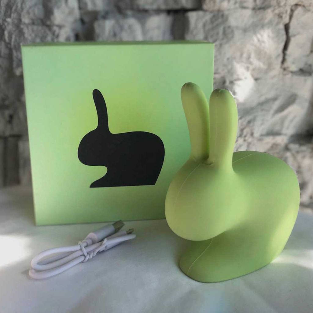Qeeboo Rabbit Mini便携式充电器，绿色