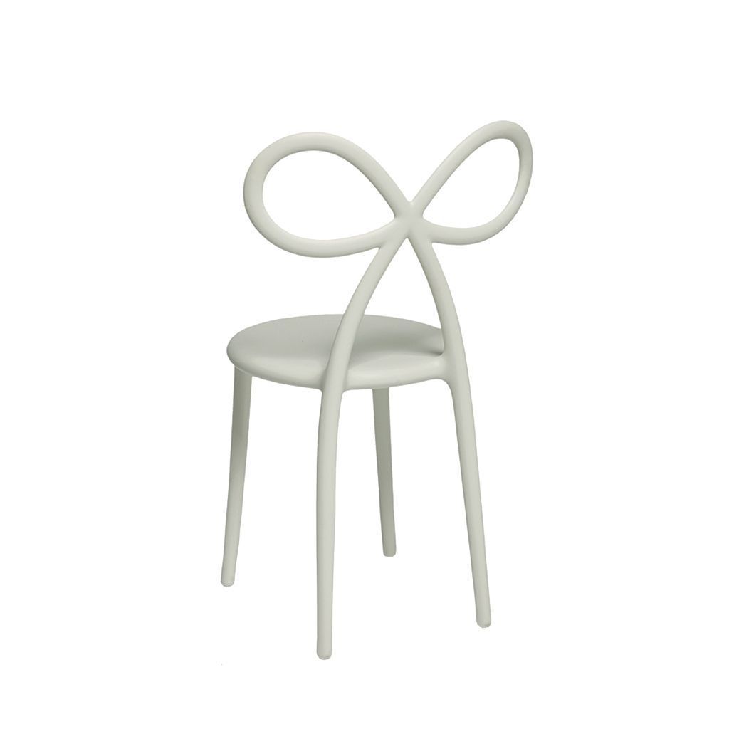 Nika Zupanc的Qeeboo丝带椅，白色