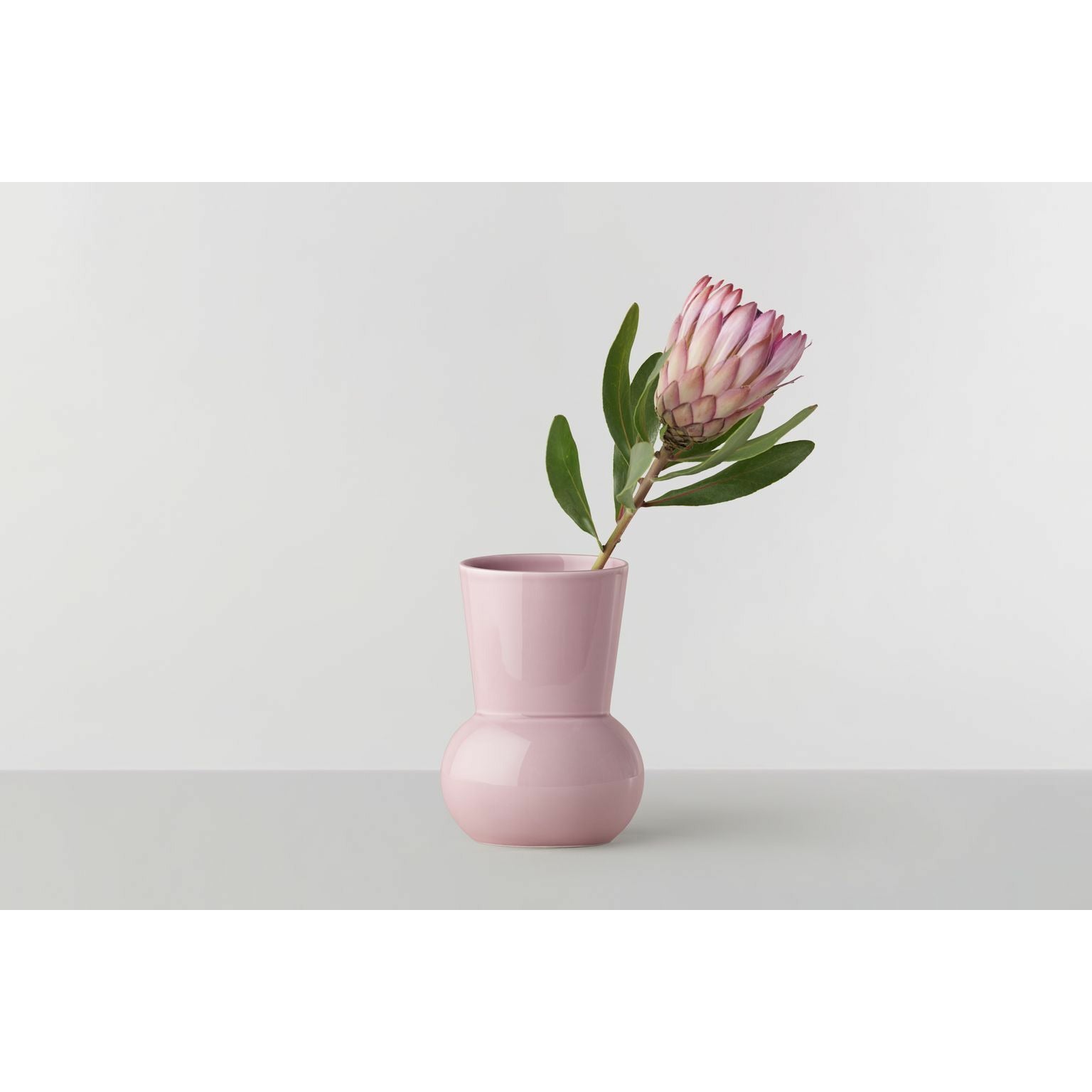 Ro Collection Nr 66 Oval Vase, Pink