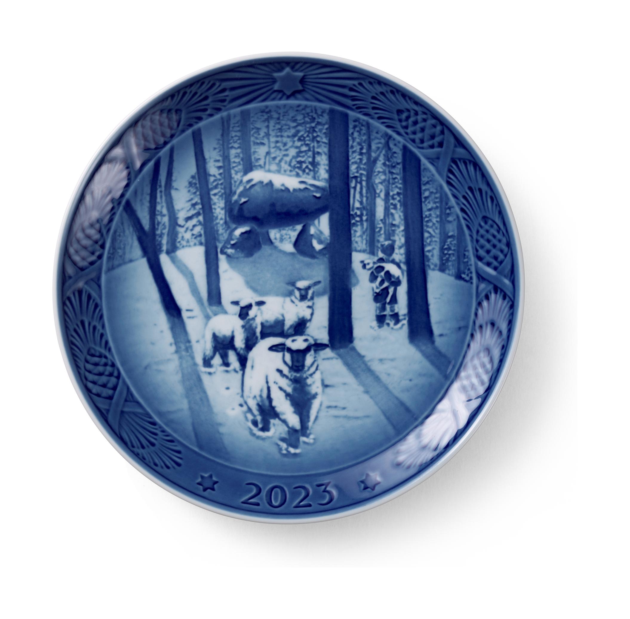 Royal Copenhagen 2023 Christmas Plate, Christmas Time In The Forest