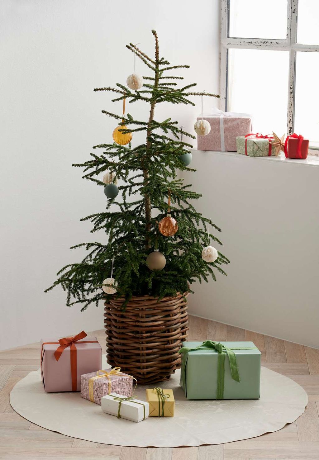 Alfombra de árbol de navidad Södahl Ø120, estrella damasco beige