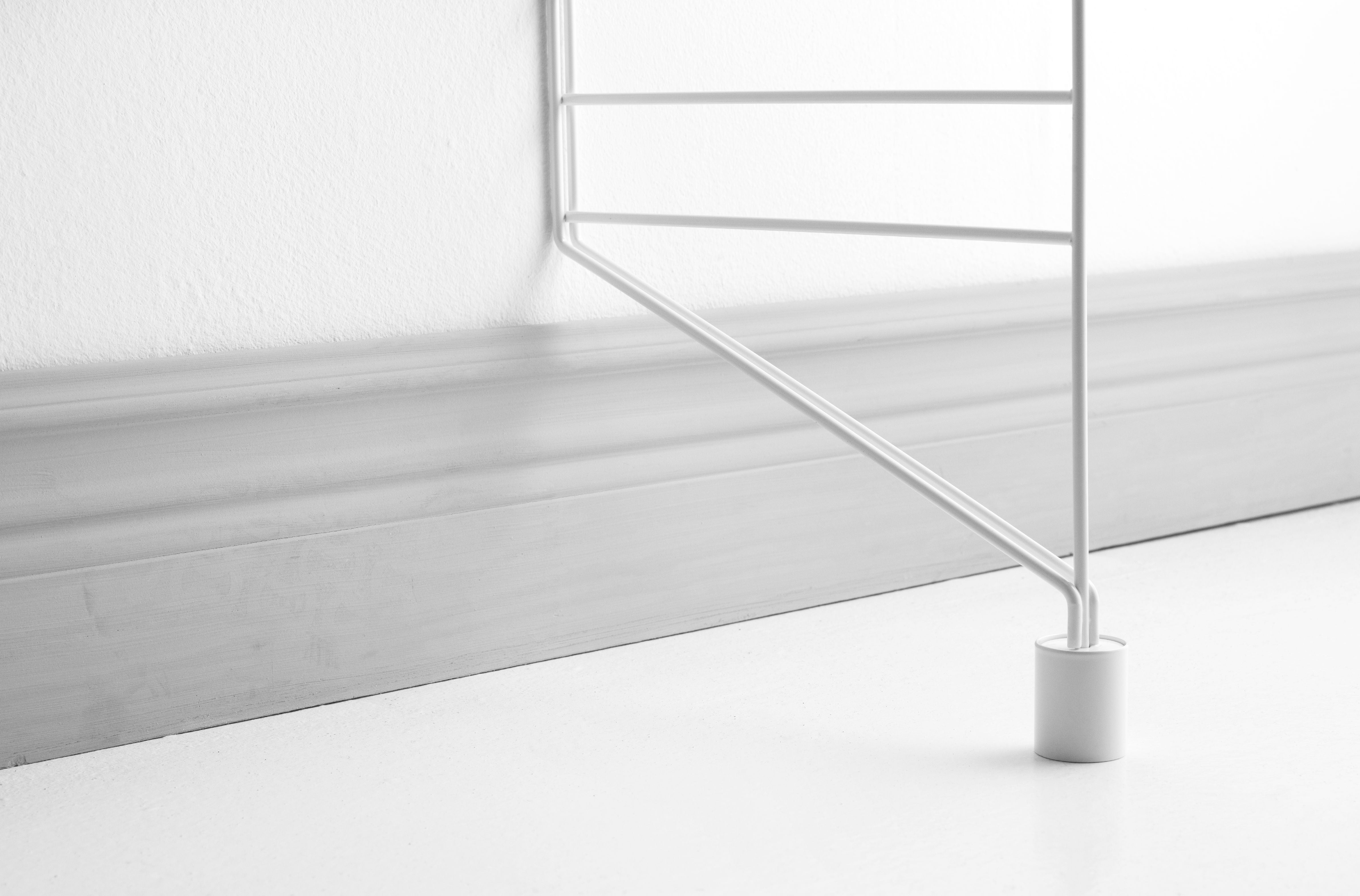 String Furniture Merkkijonojärjestelmän laajennusosa sivupaneeli jalustalla 2 kpl., Valkoinen