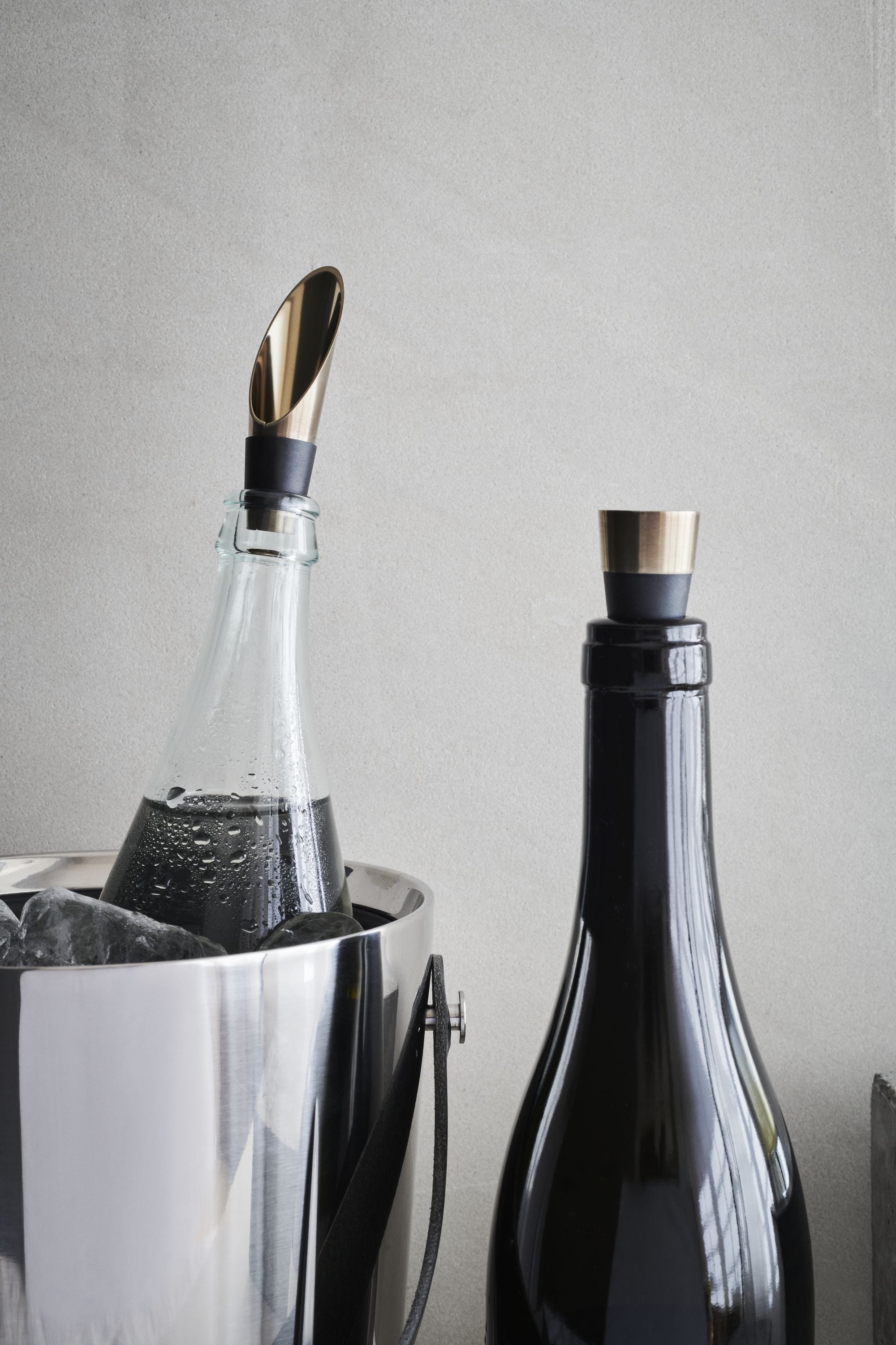 Rosendahl GC Barware Wine Stopper & Pourer Black/Patinated Steel 2 stk.