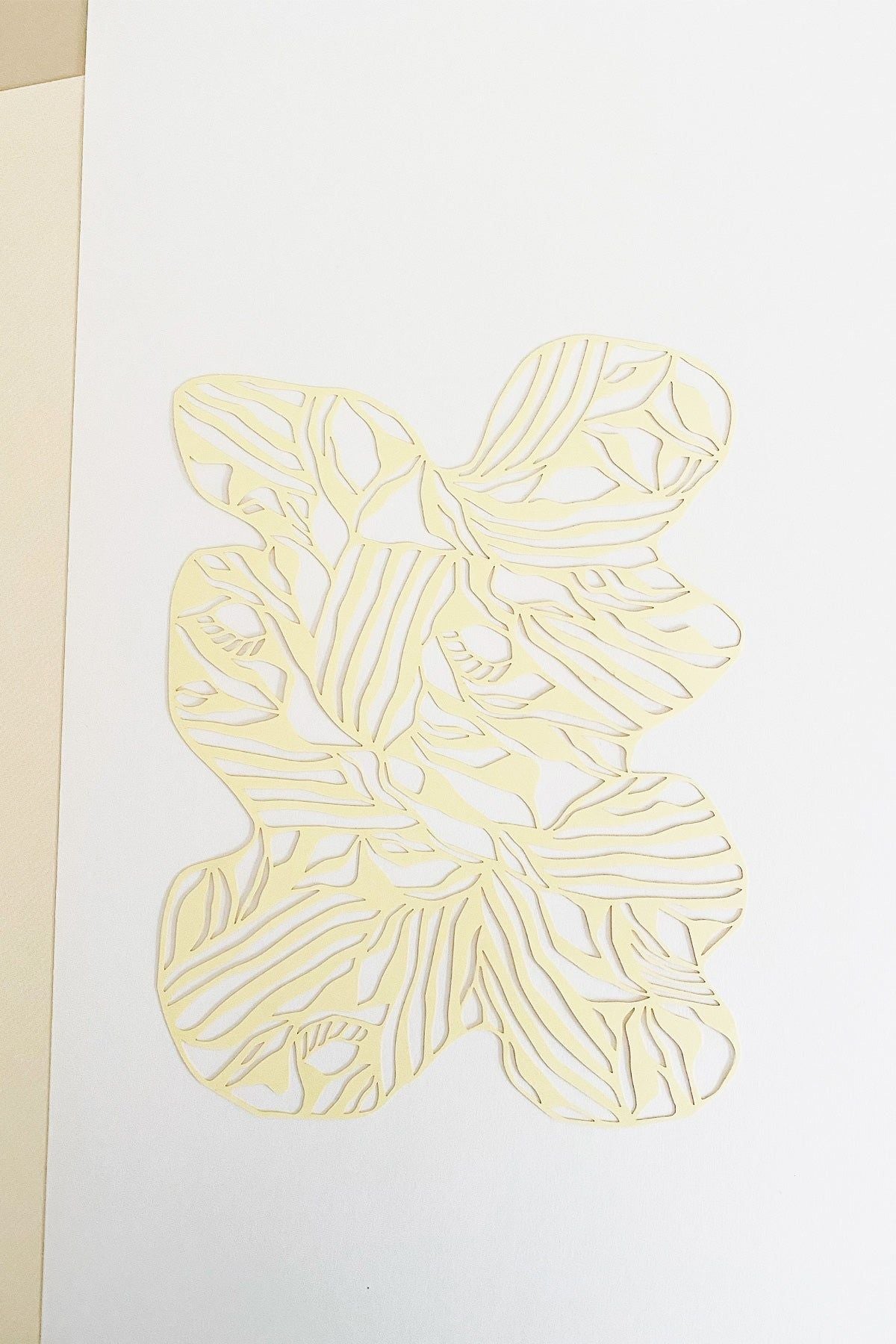 Studio om Papercut A4 Organisk rektangel, gul