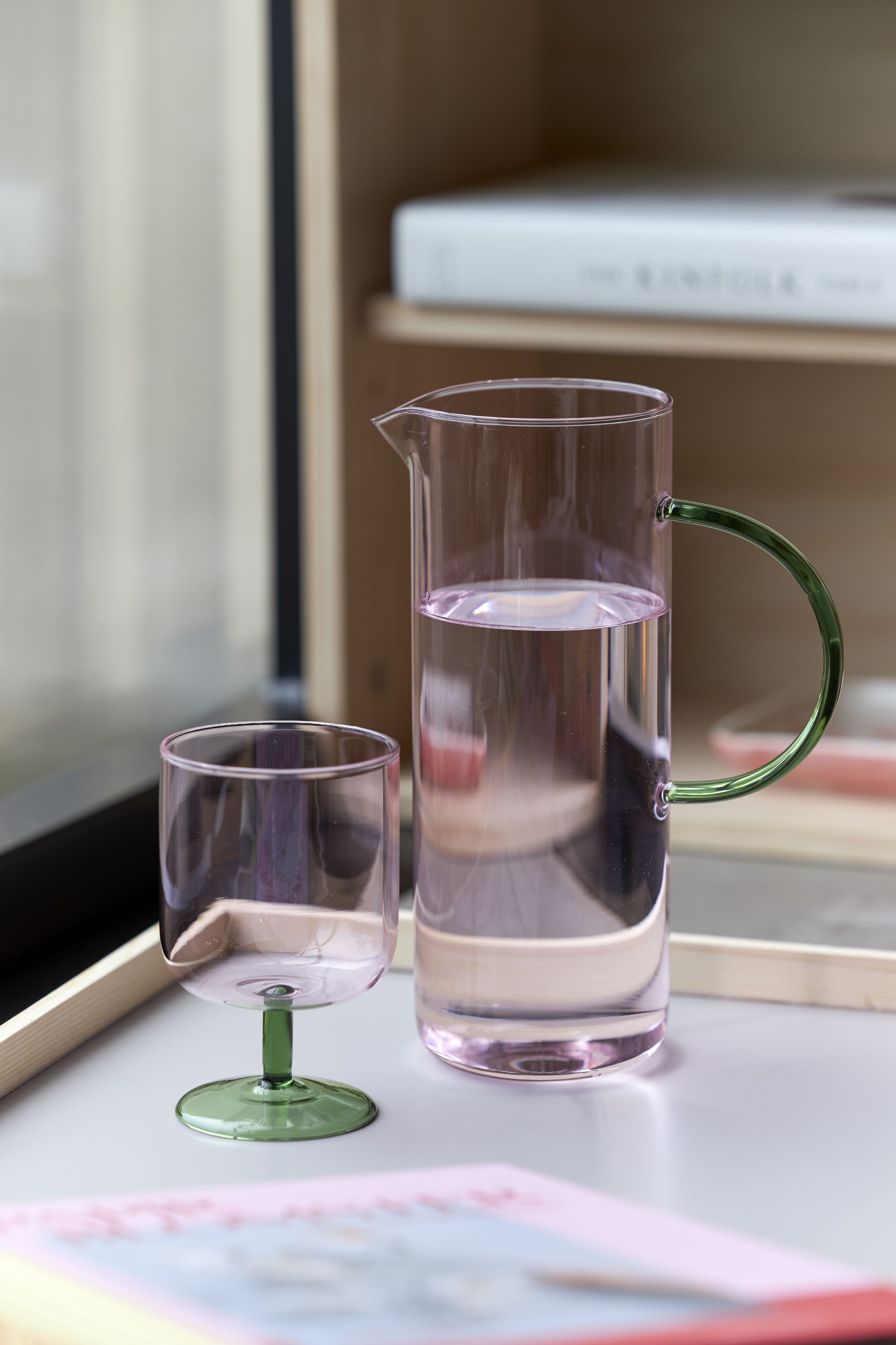 Lyngby Glas Torino -Glaskrug 1,1 l, rosa/grün