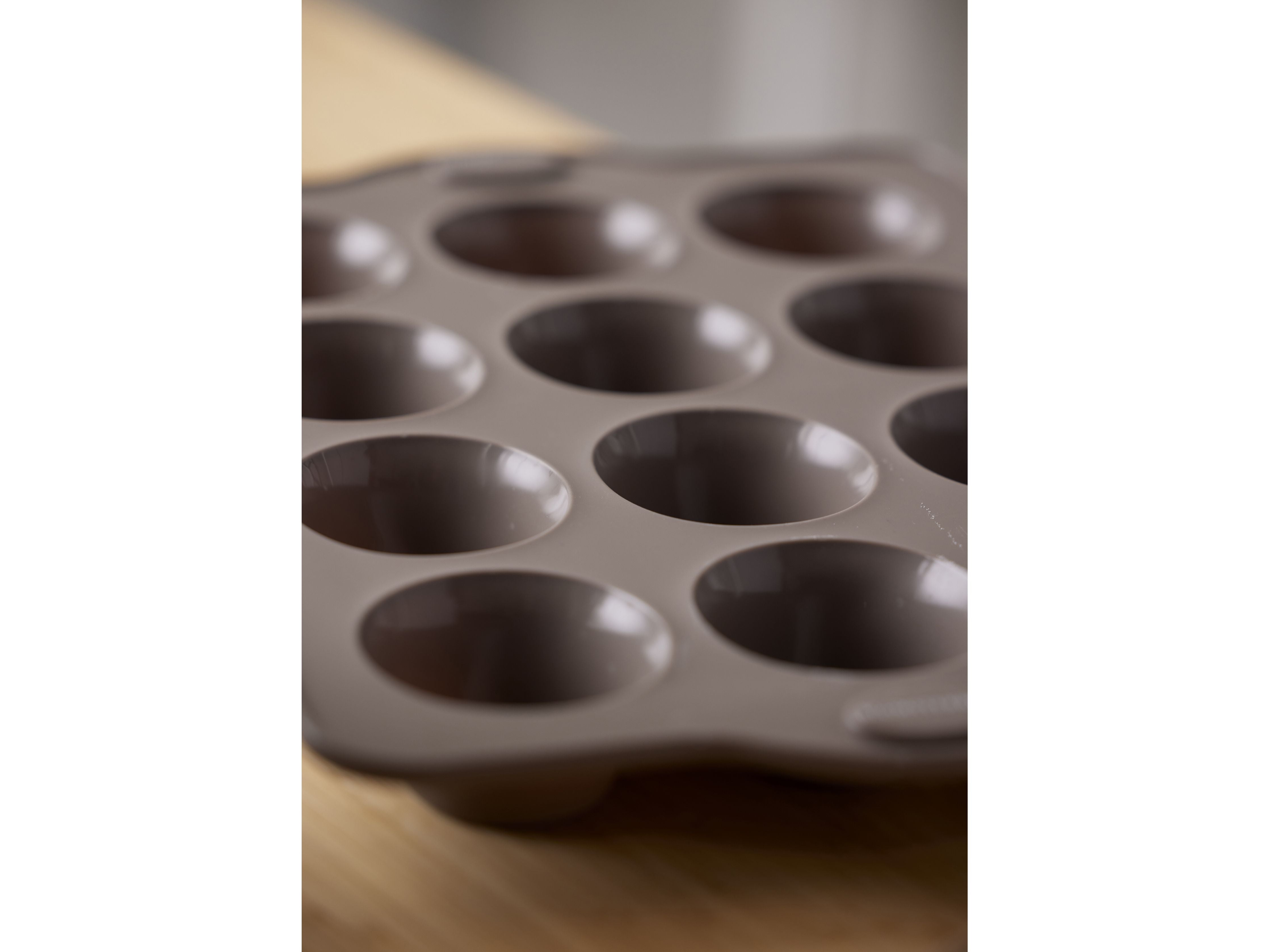 Blomsterbergs Poêle à muffins pour 12 pièces, latte