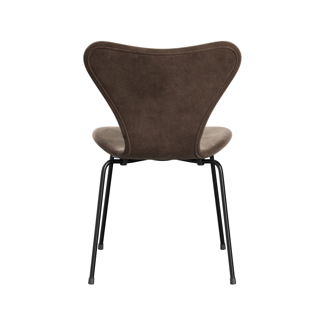 Fritz Hansen 3107椅子全套装饰，黑色/贝尔法斯特天鹅绒灰棕色