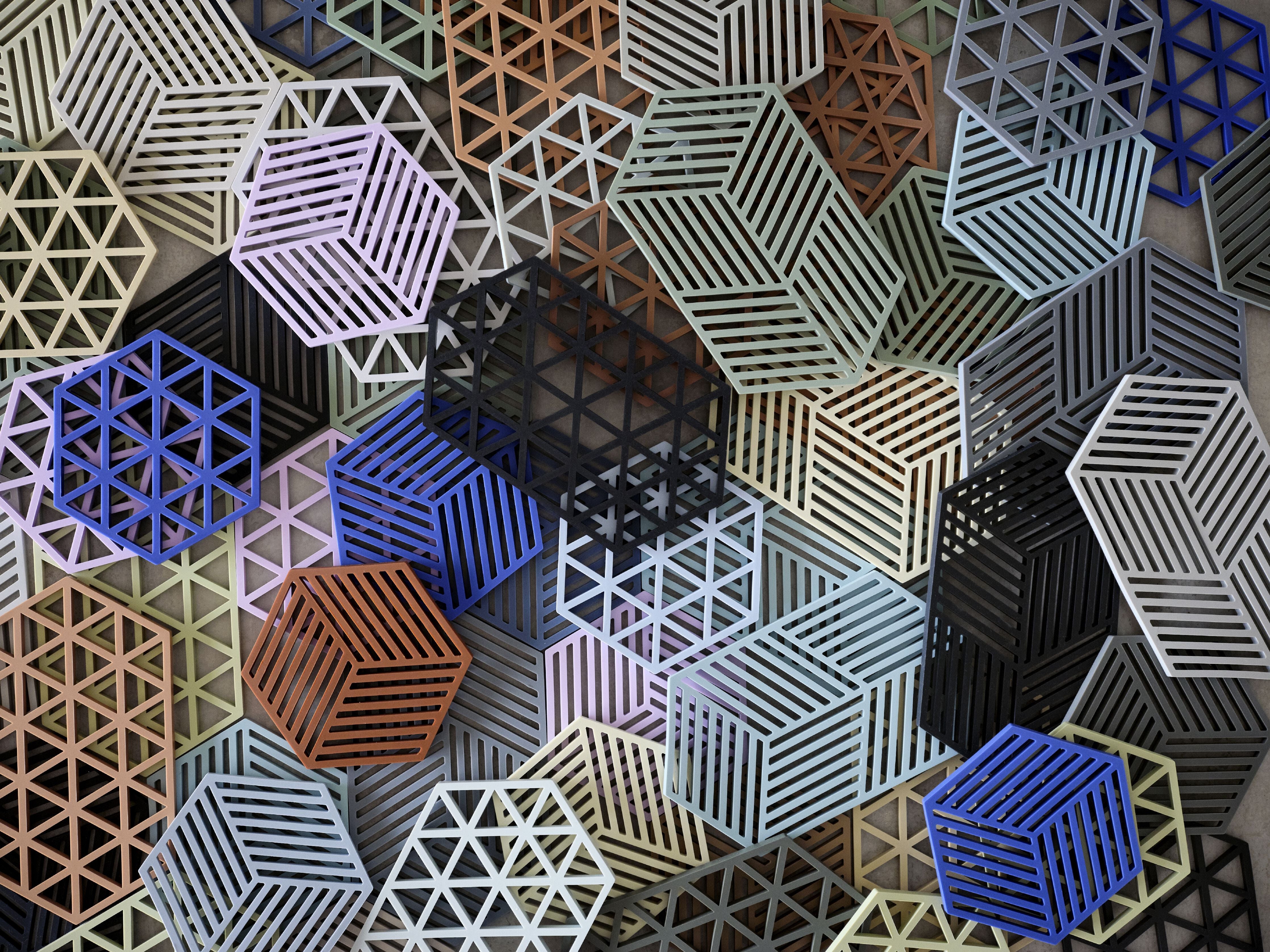 Zone Danmörk Hexagon Trivet 24 x 14 x 0,9 cm, heitt grátt