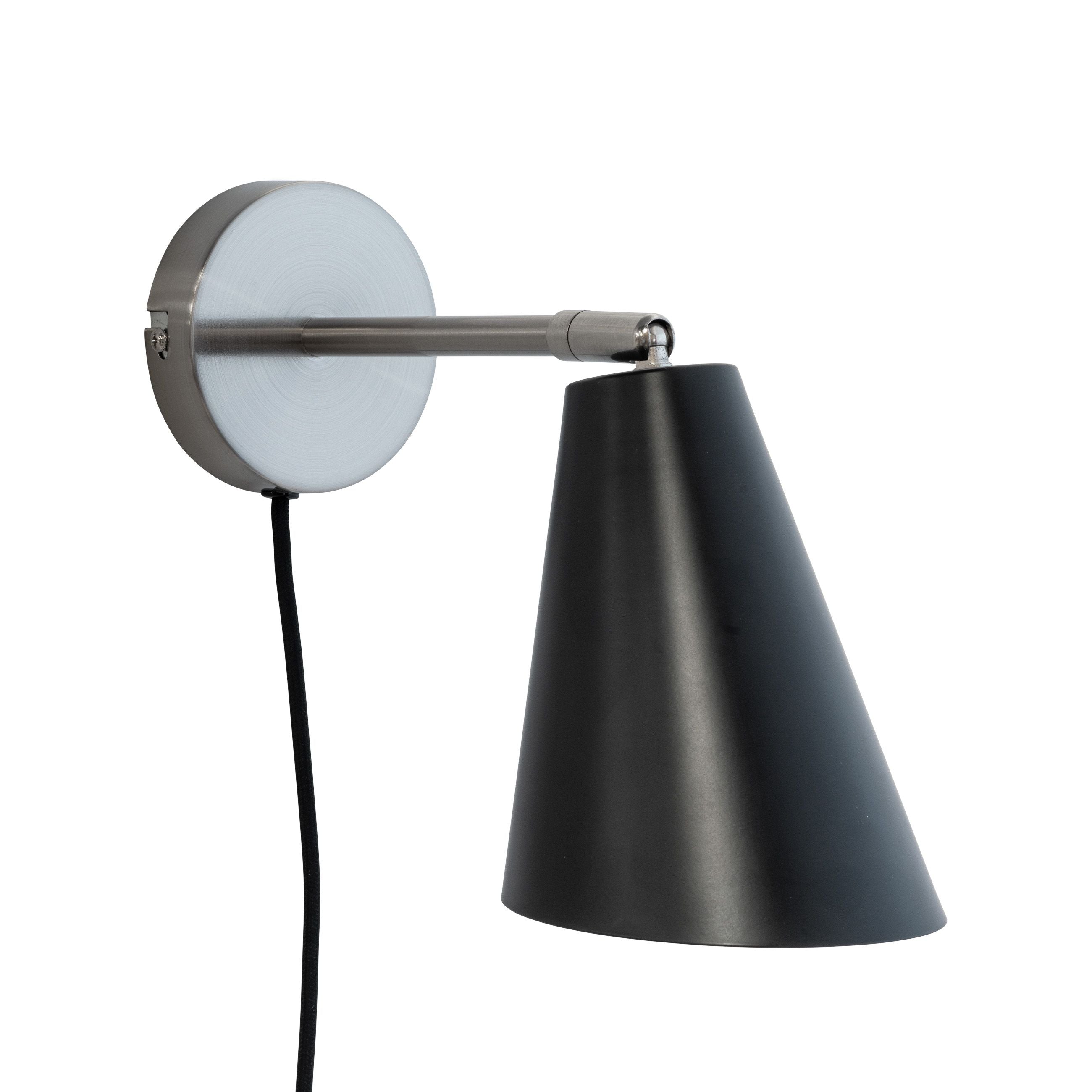 Dyberg Larsen Oswald bordvæglampe, sort/stål