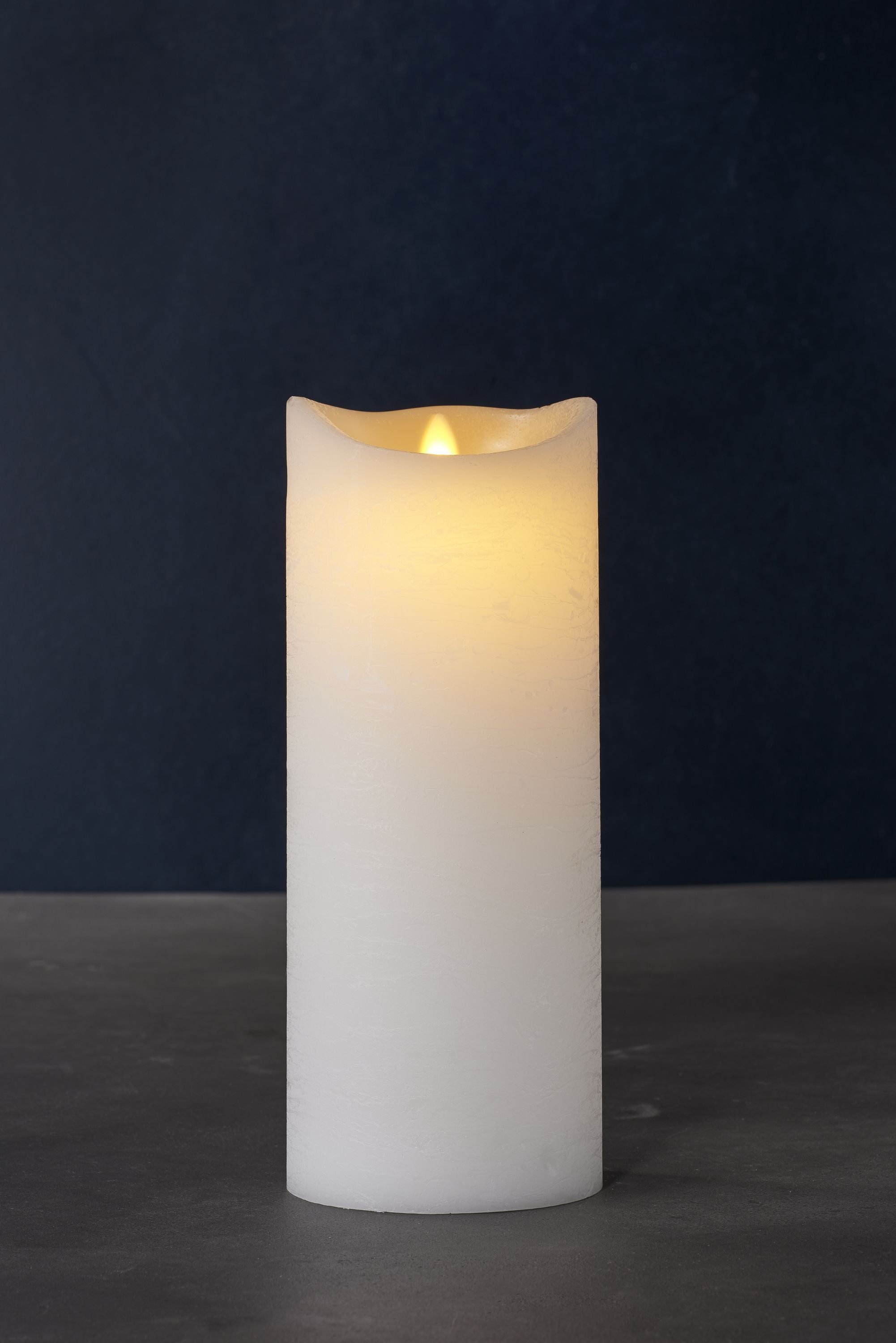 Sirius Sara Exclusive LED -kynttilä Ø10x H25cm, valkoinen