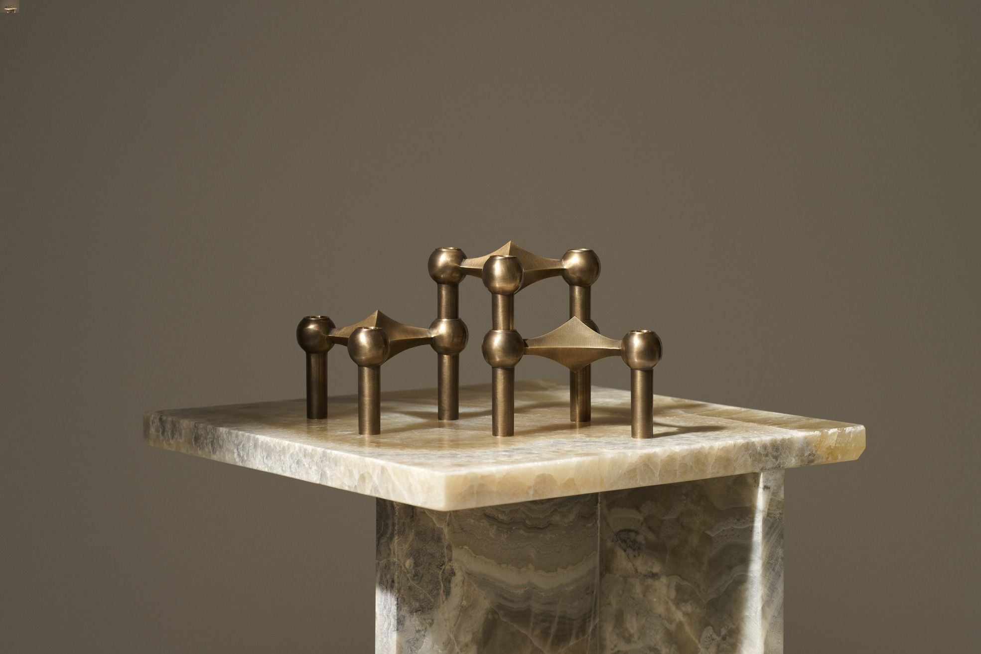 Stoff Nagel Lysestager, bronzed messing