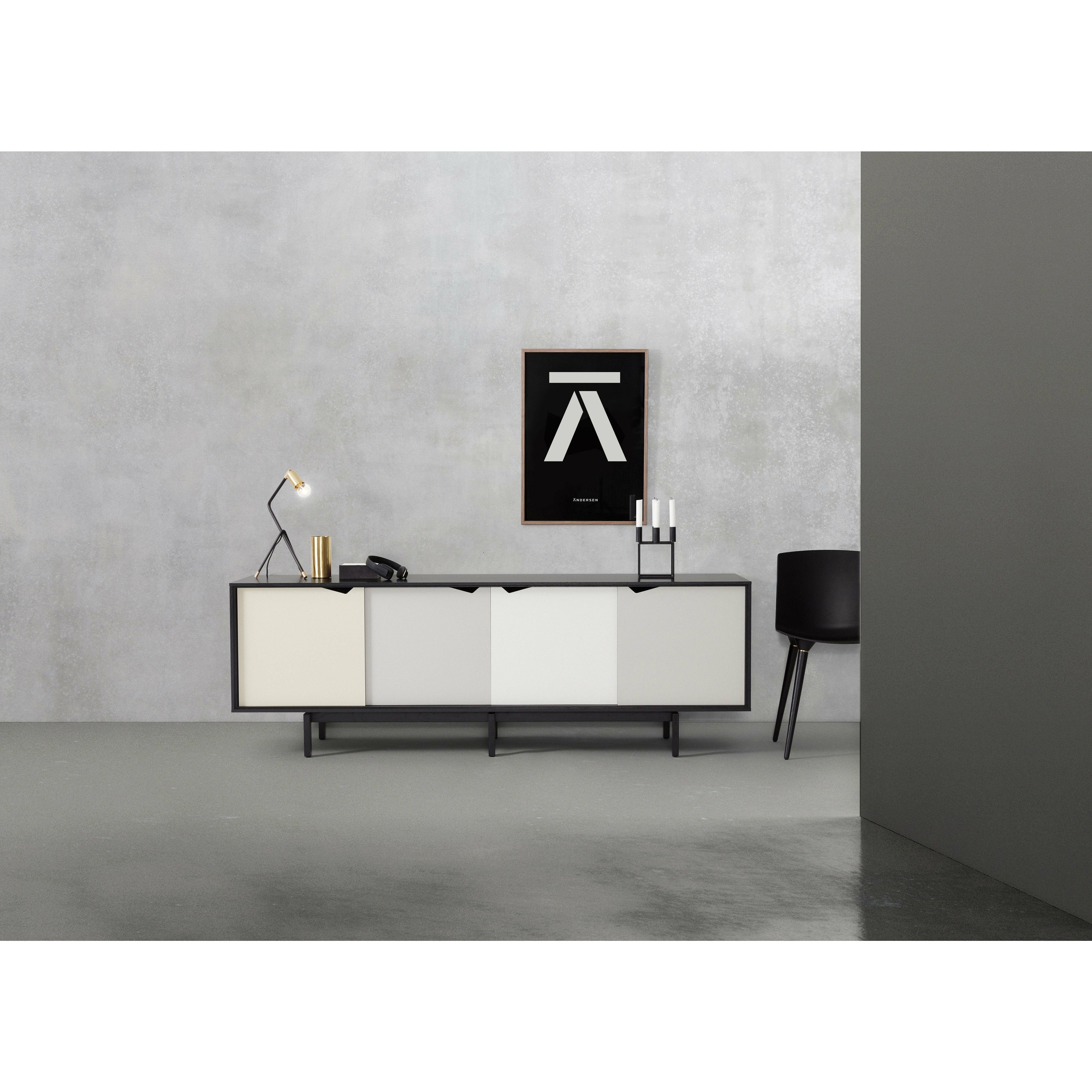 Andersen Furniture S1 -sivupöytä musta, moniväriset laatikot, 200 cm