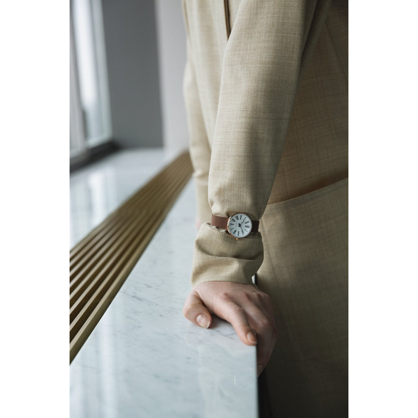 Arne Jacobsen Montre à bracelet romain Ø40, Sunray / Band étroit